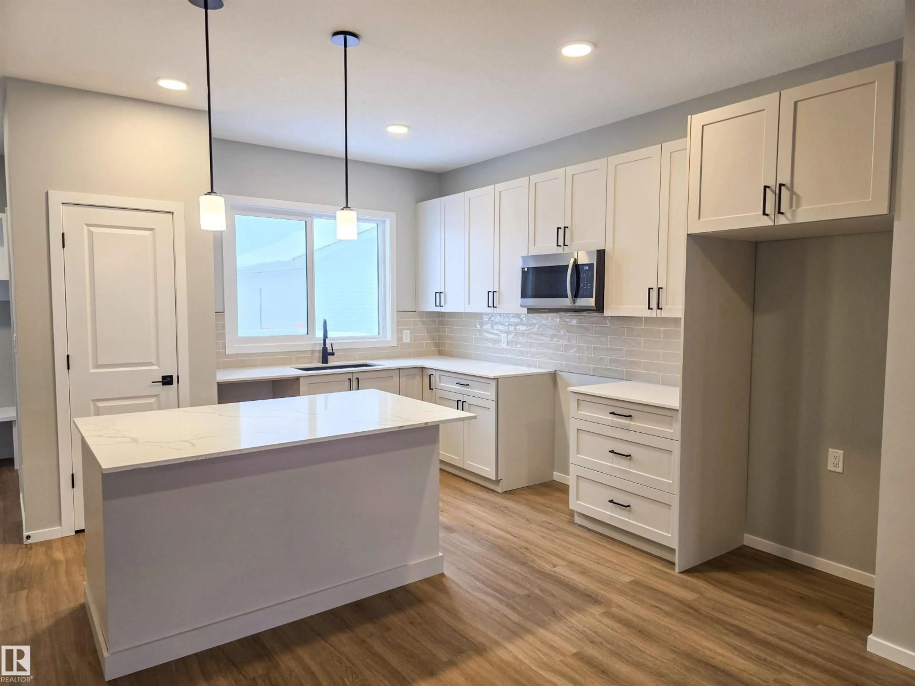 Open concept kitchen, unknown for 111 BRICKYARD DR, Stony Plain Alberta T7Z0P2