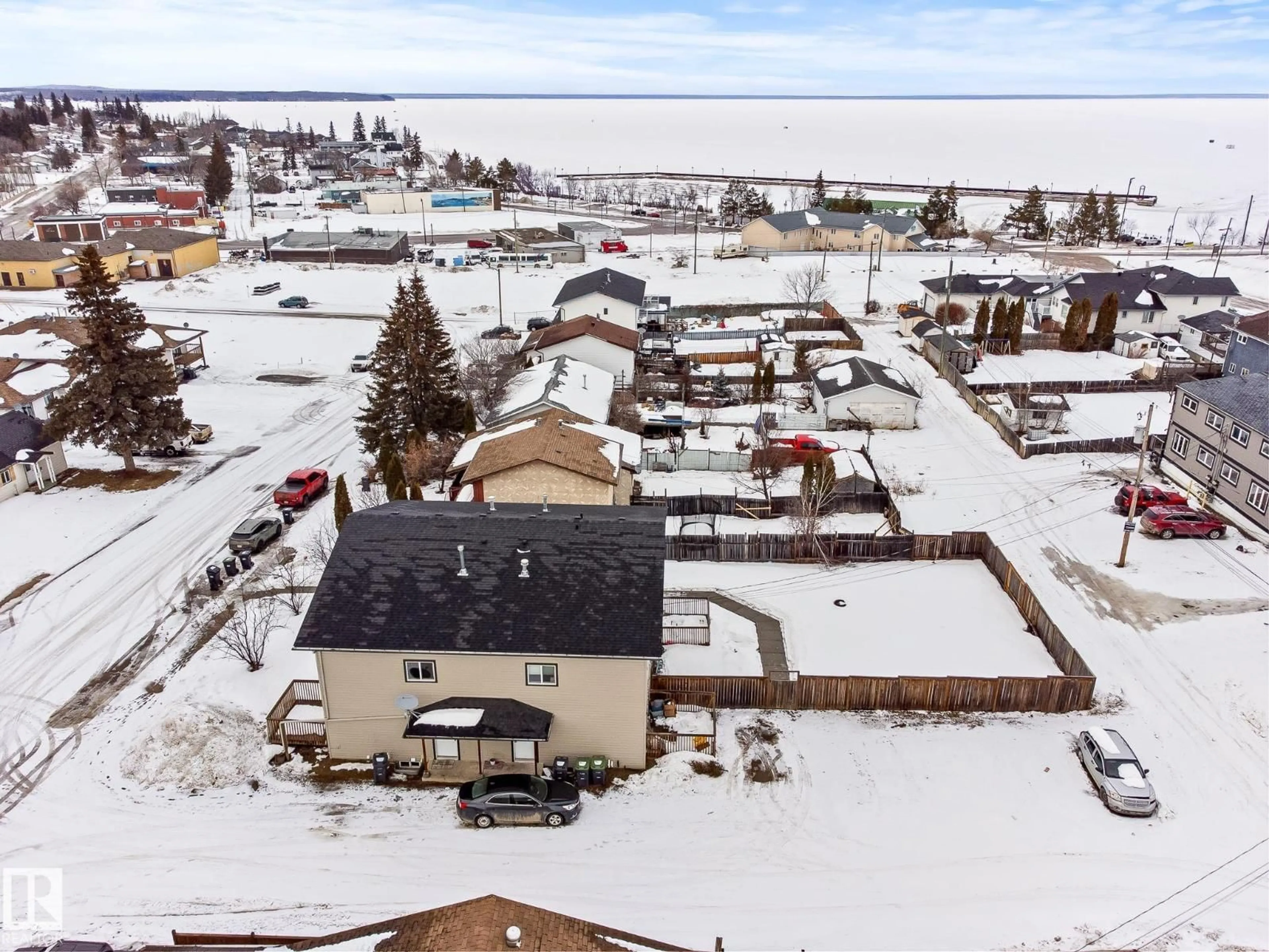 A pic from outside/outdoor area/front of a property/back of a property/a pic from drone, street for 914 9 ST, Cold Lake Alberta T9M1H8
