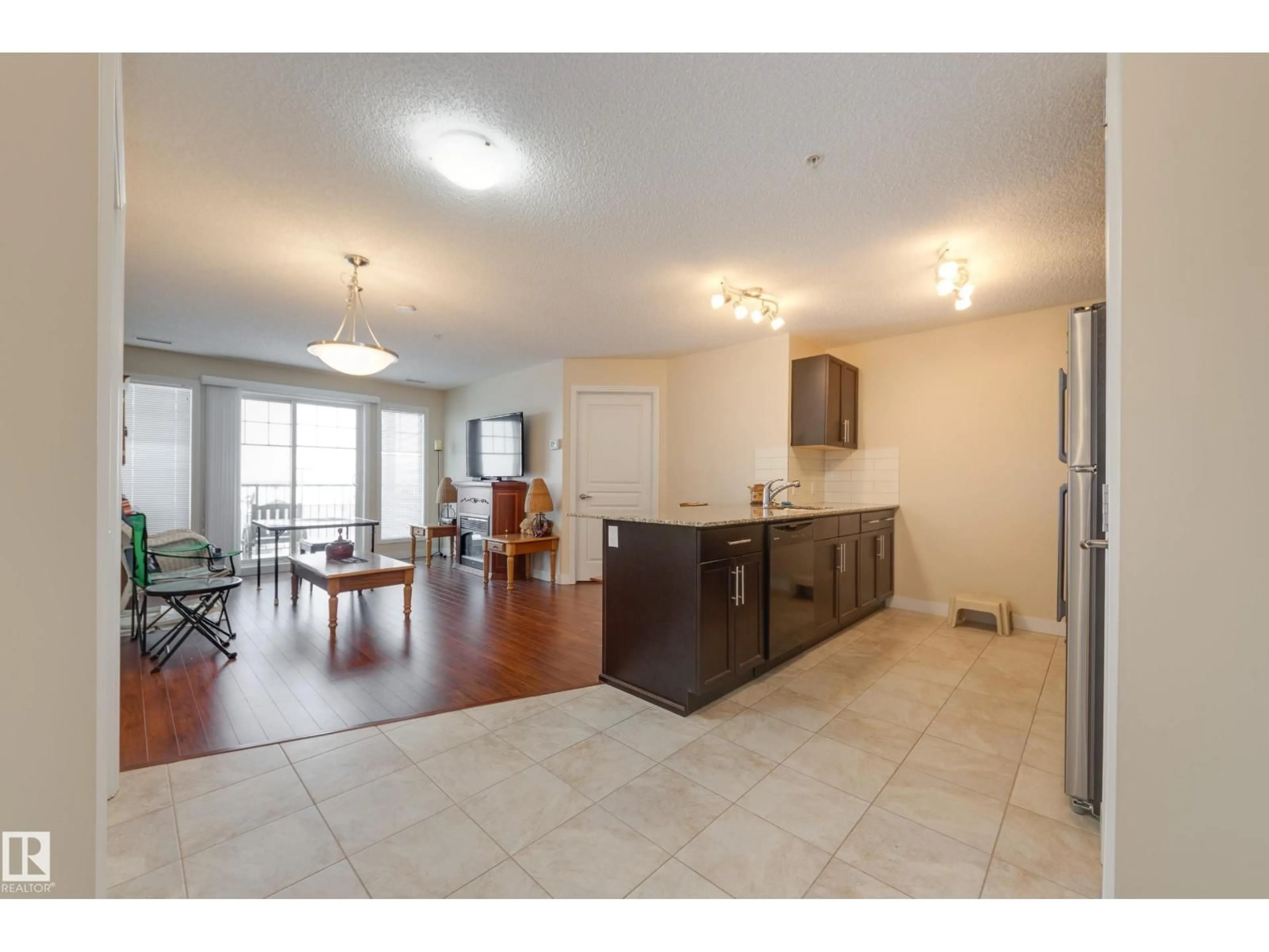 Open concept kitchen, unknown for 2314 AUGUSTINE CR, Sherwood Park Alberta T8H0X8