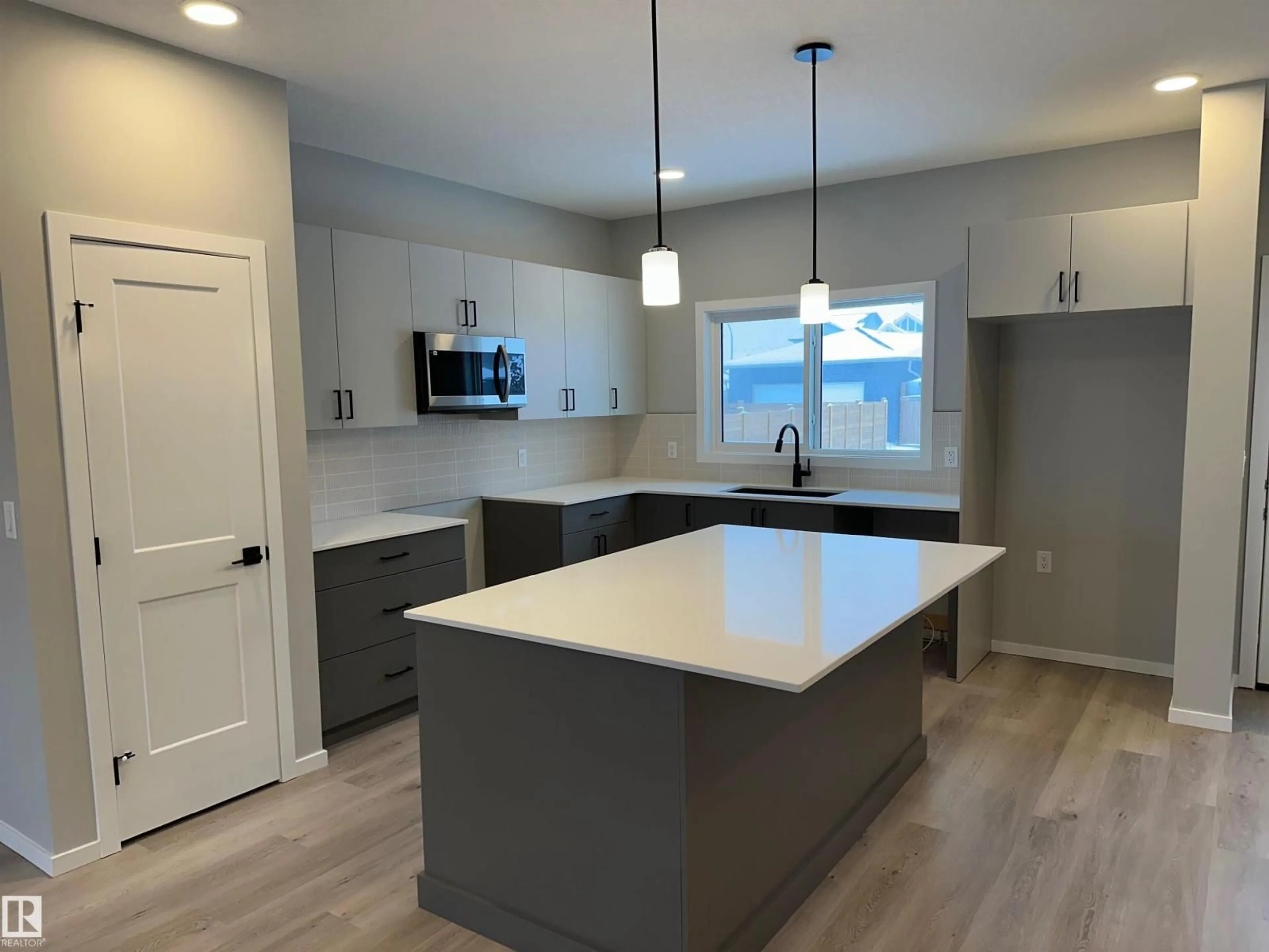 Open concept kitchen, unknown for 28 HUNTER PL, Spruce Grove Alberta T7X3W3