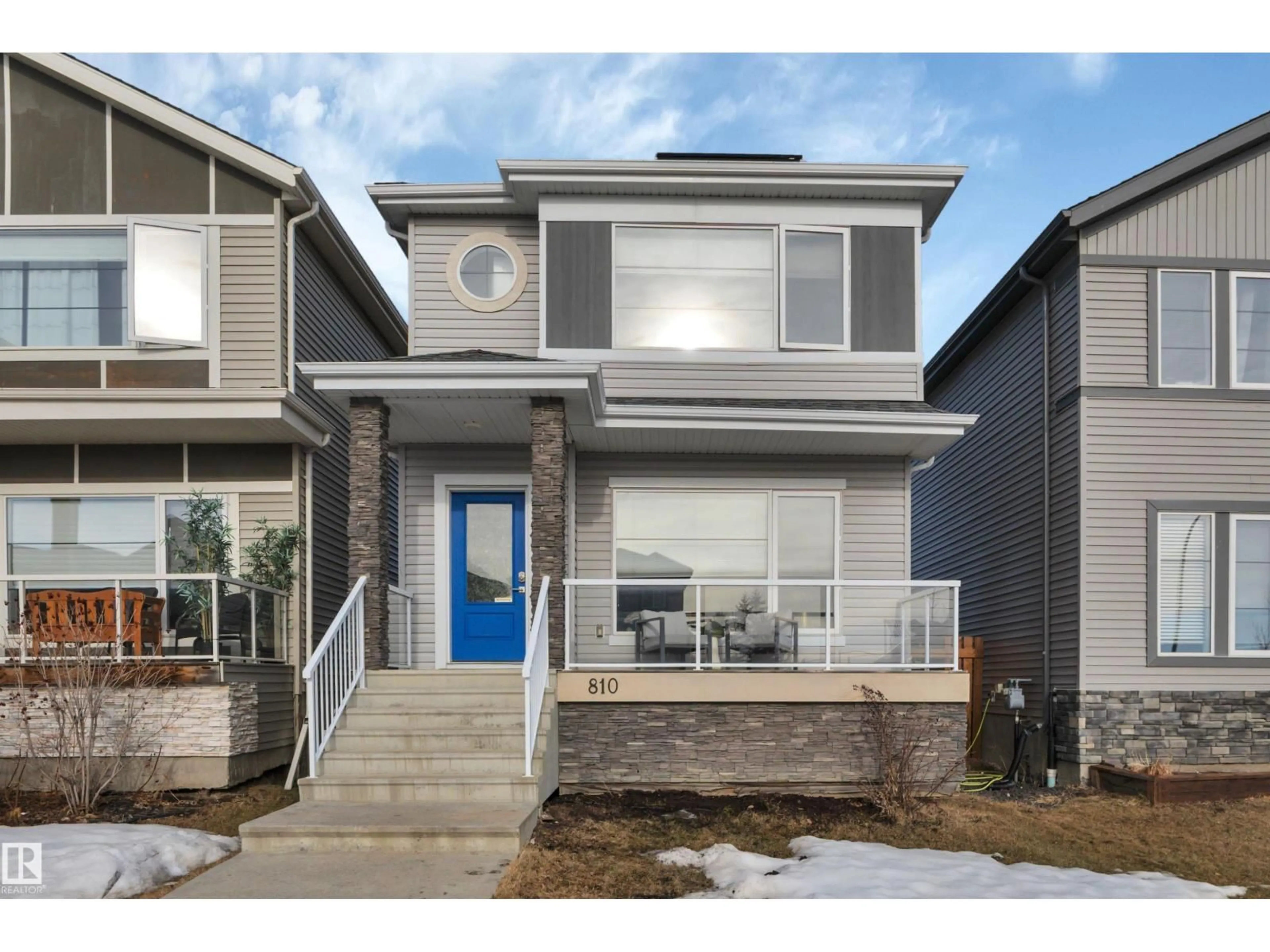 Home with vinyl exterior material, street for 810 MORRIS AV, Leduc Alberta T9E1E9