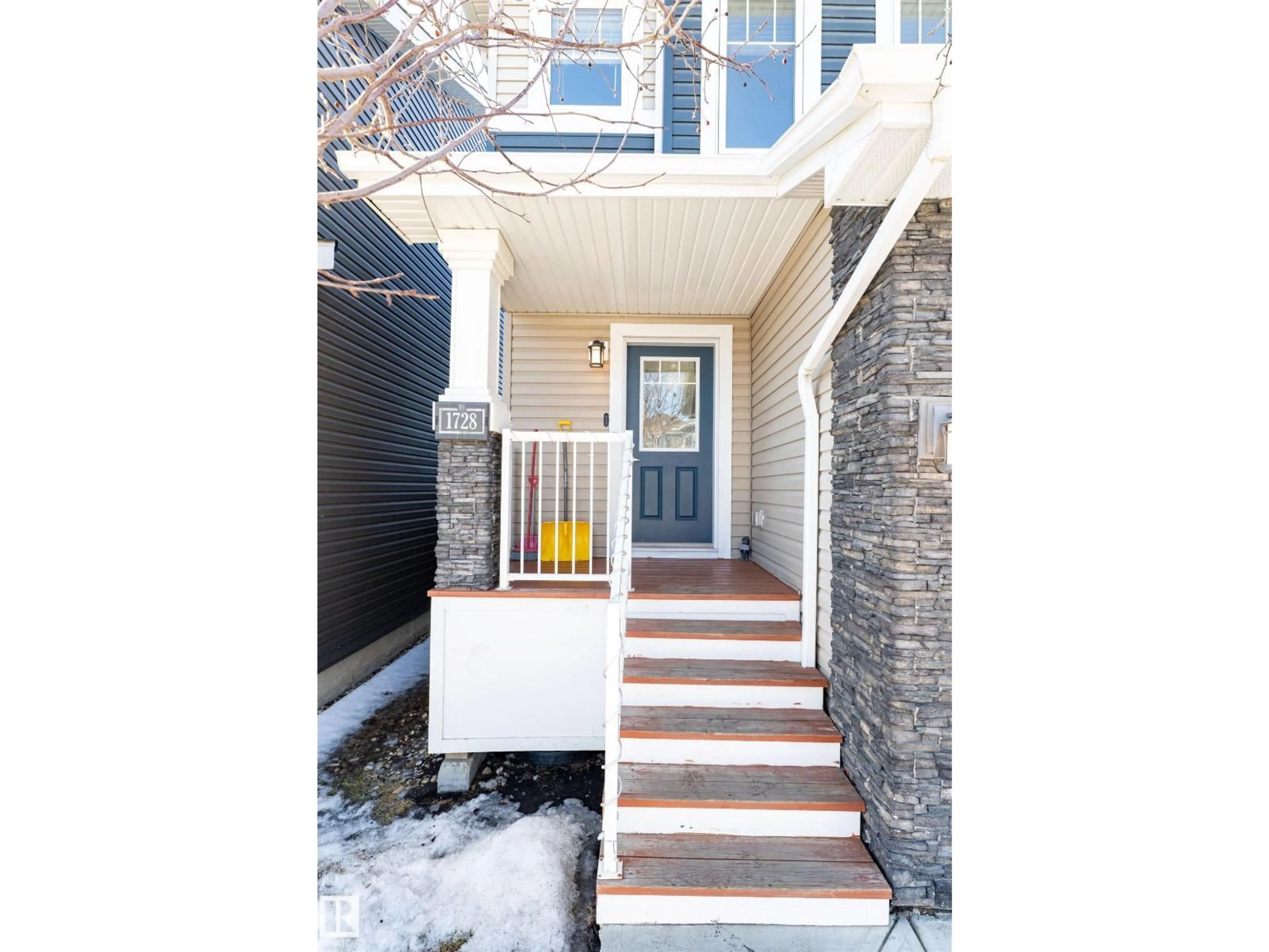 Indoor entryway for SW - 1728 167 ST, Edmonton Alberta T6W3C5