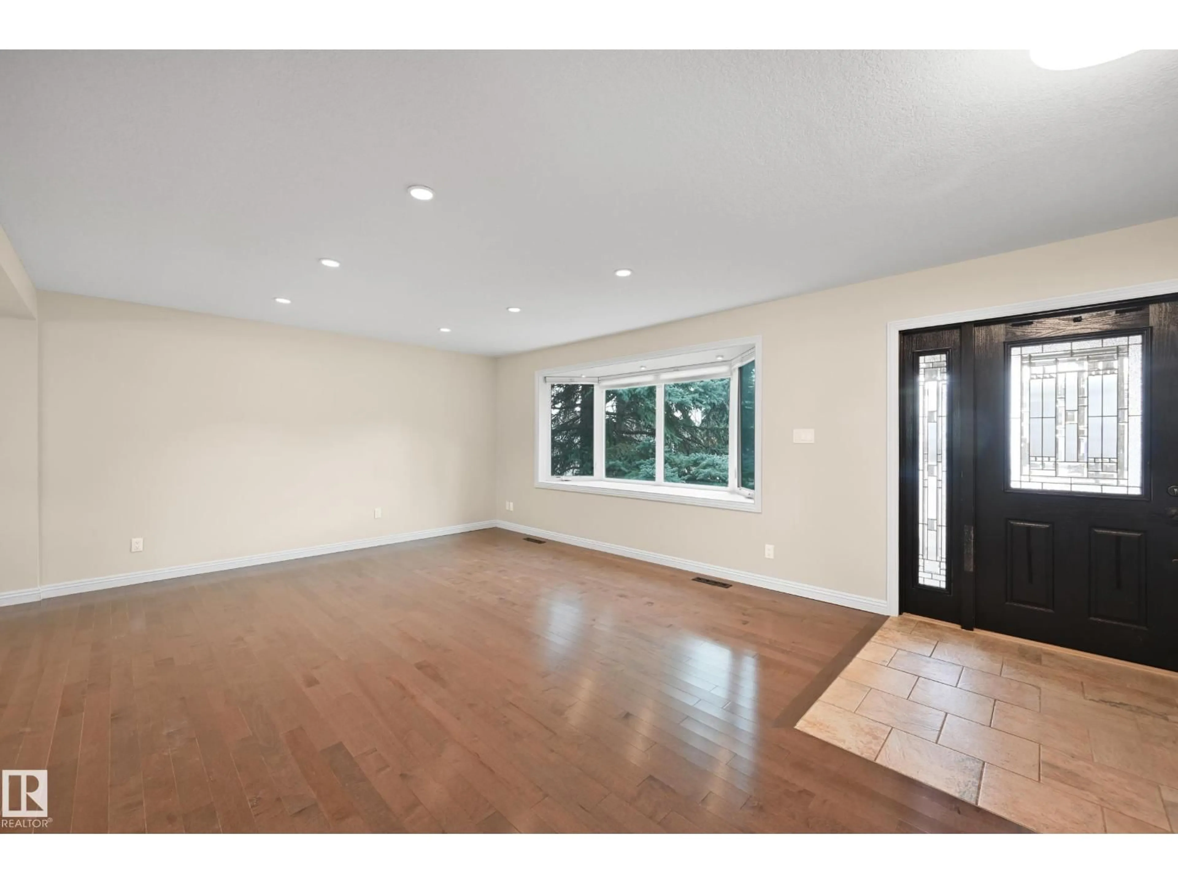 Unknown for 2 WESTBROOK DR, Edmonton Alberta T6J2C9