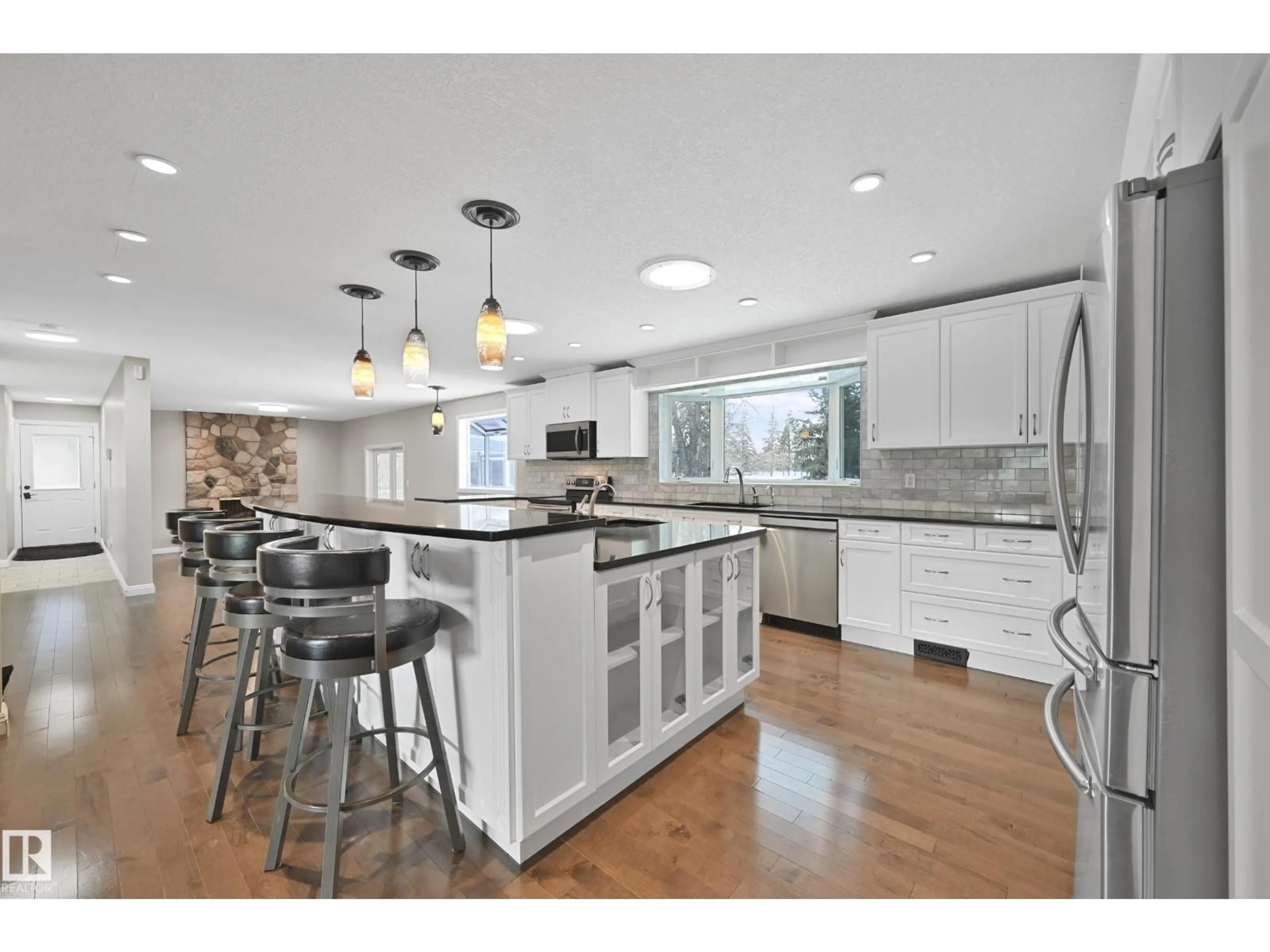 Open concept kitchen, ceramic/tile floor for 2 WESTBROOK DR, Edmonton Alberta T6J2C9