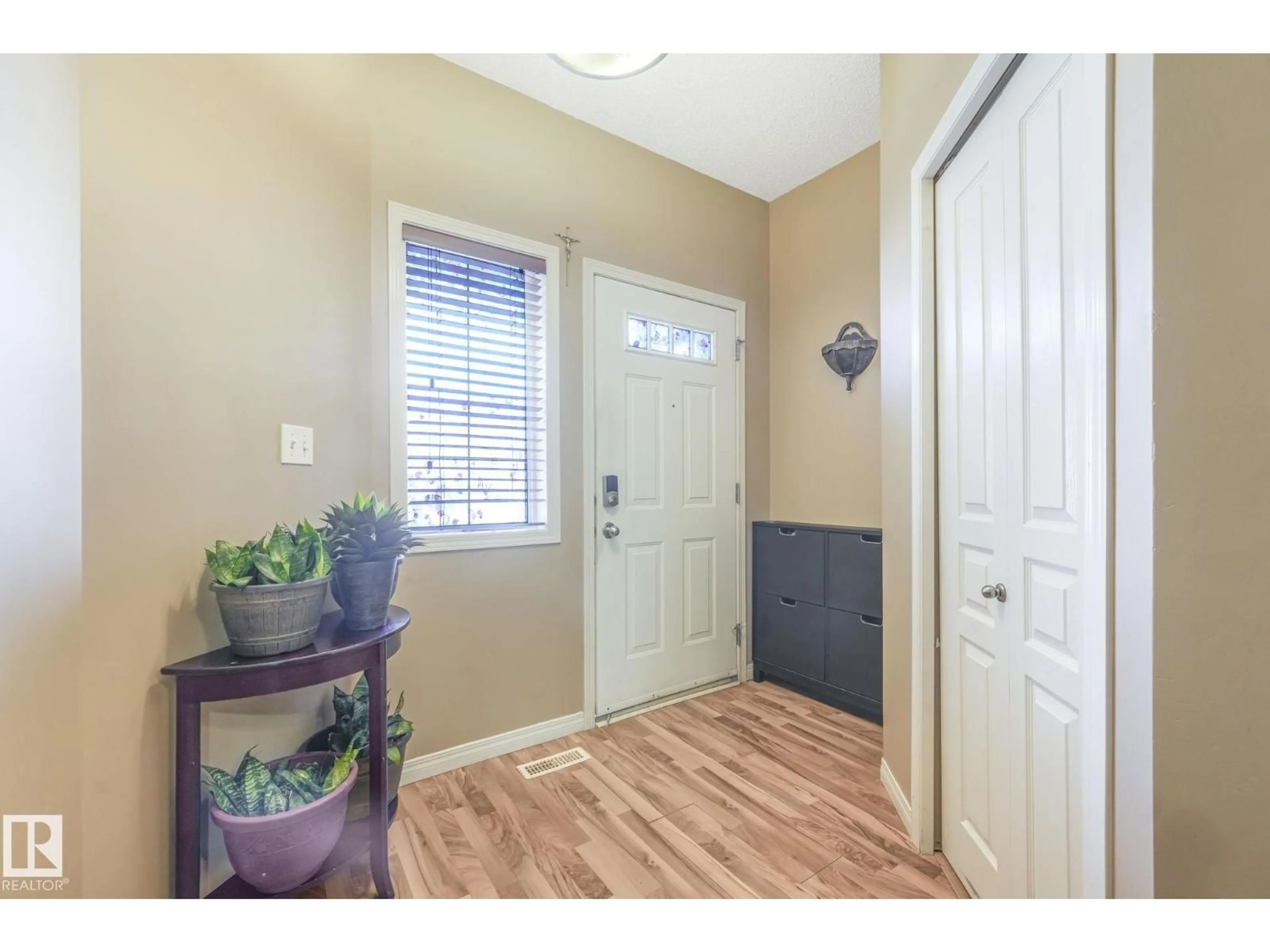 Indoor entryway for SW SW - 3993 MCMULLEN GREEN GR, Edmonton Alberta T6W1S7