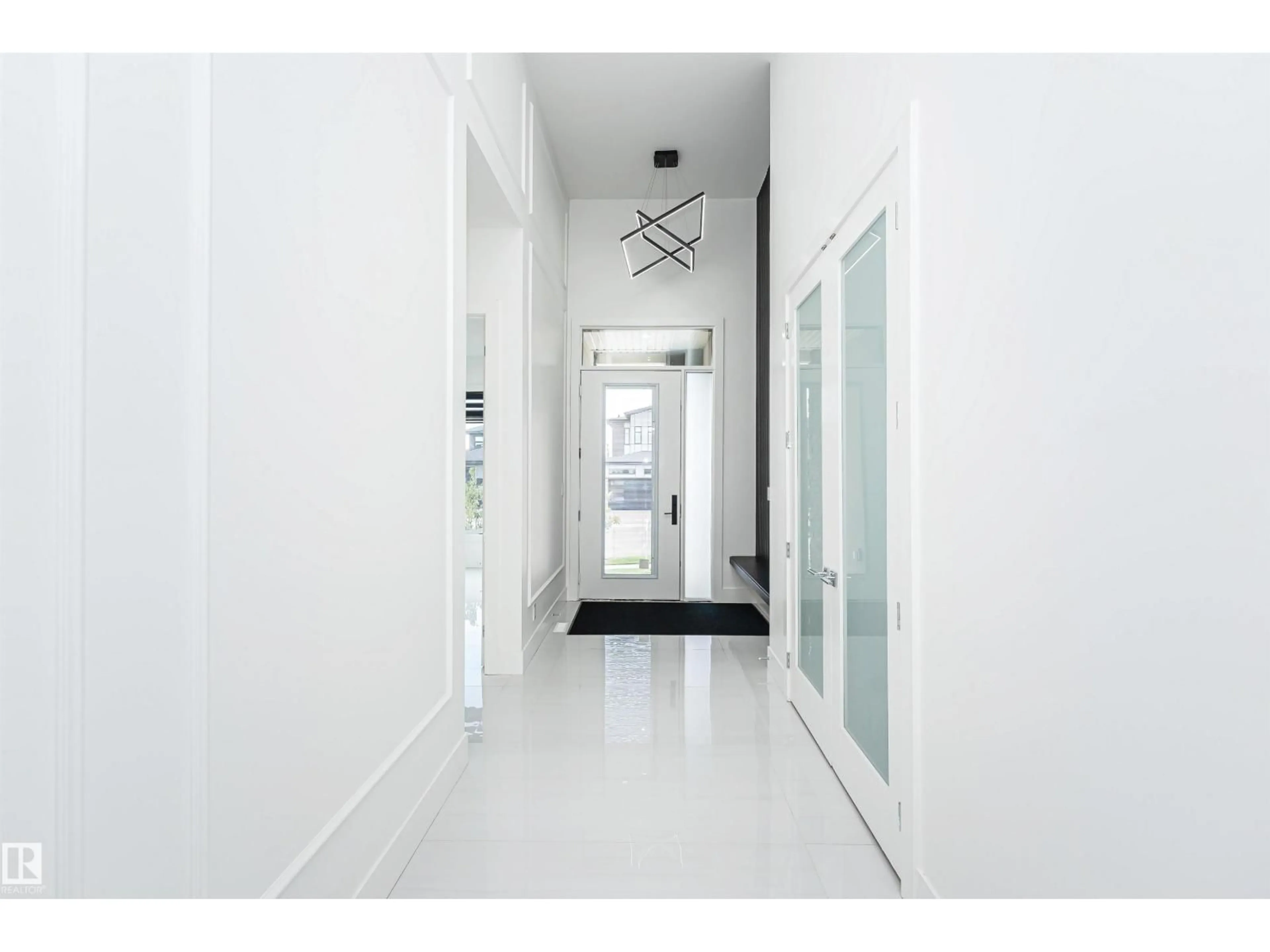 Indoor foyer for 20 EASTON CL, St. Albert Alberta T8N3X9