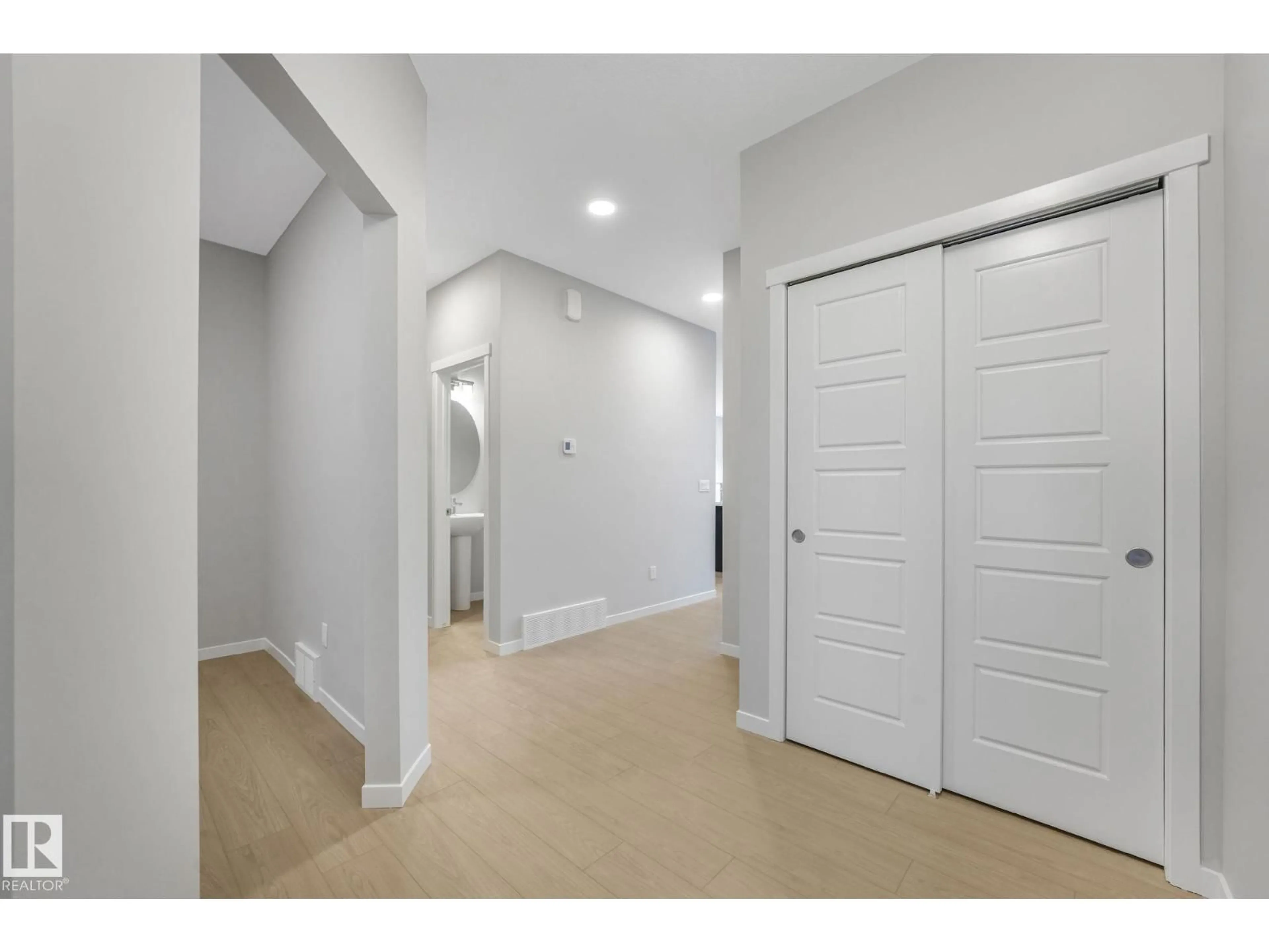 Indoor entryway for NE - 17531 7 ST, Edmonton Alberta T5Y4K3