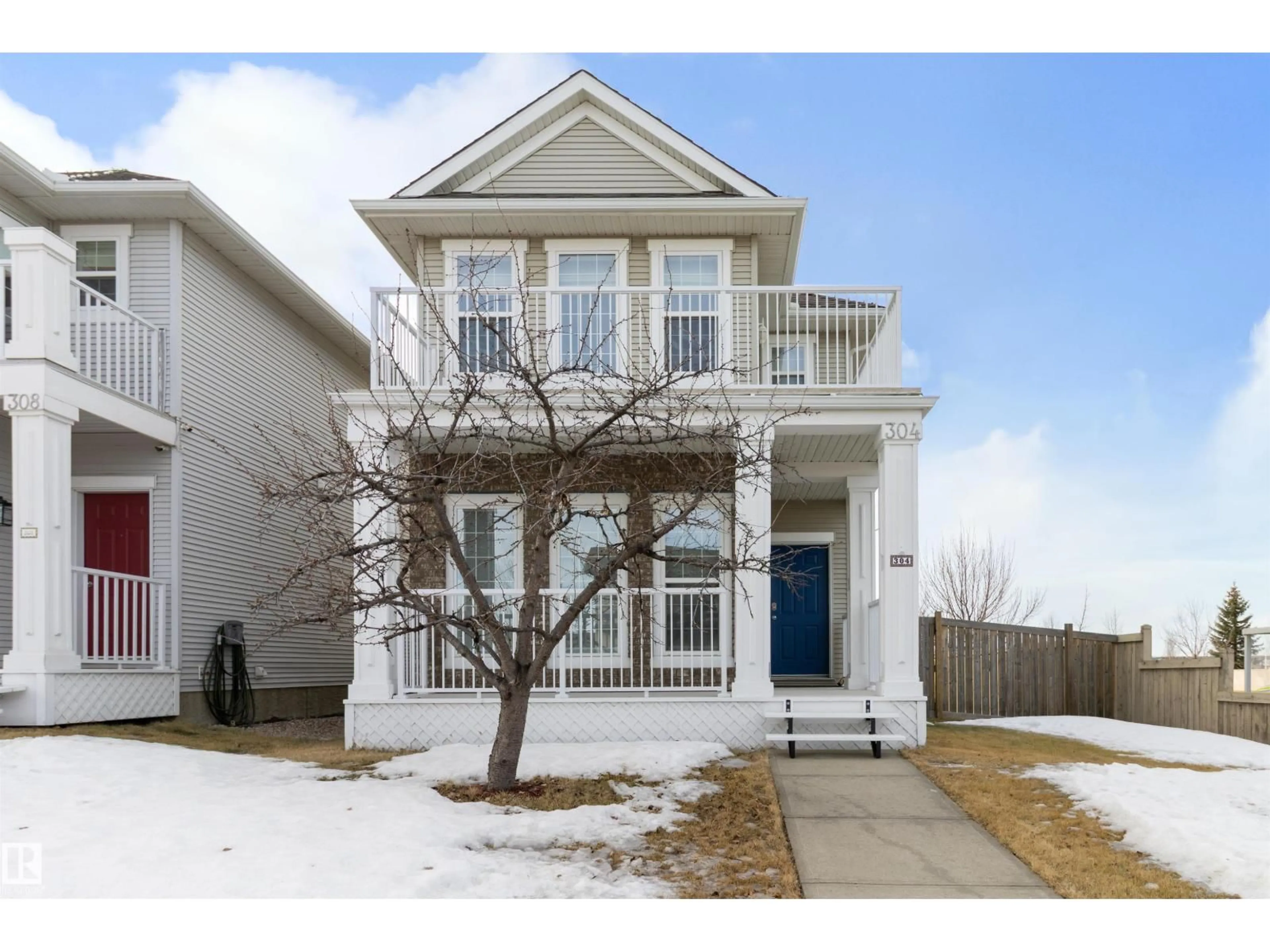 Home with vinyl exterior material, street for 304 BOTHWELL DR, Sherwood Park Alberta T8H2M7