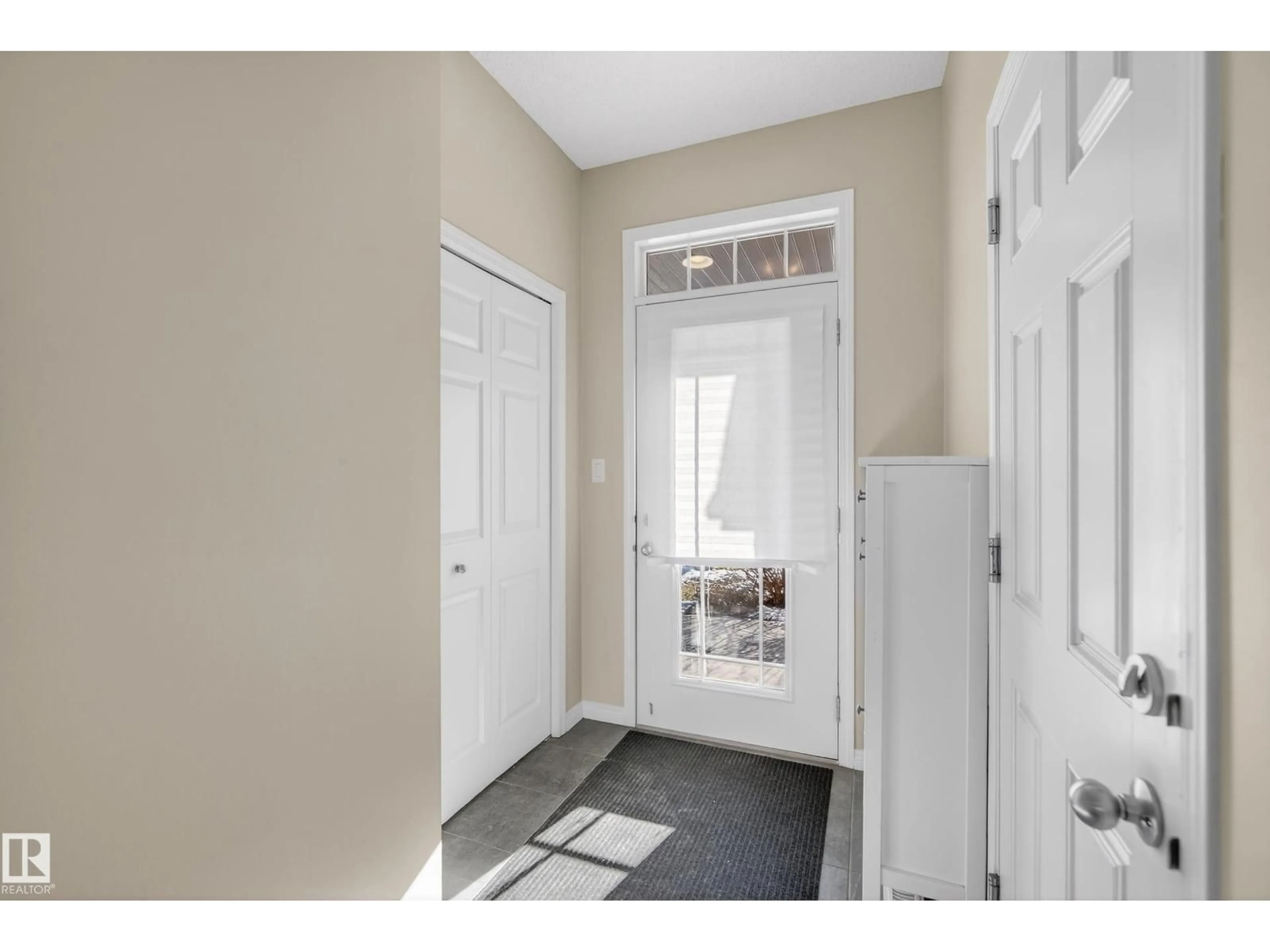 Indoor entryway for 2786 COUGHLAN GR, Edmonton Alberta T6W3N9