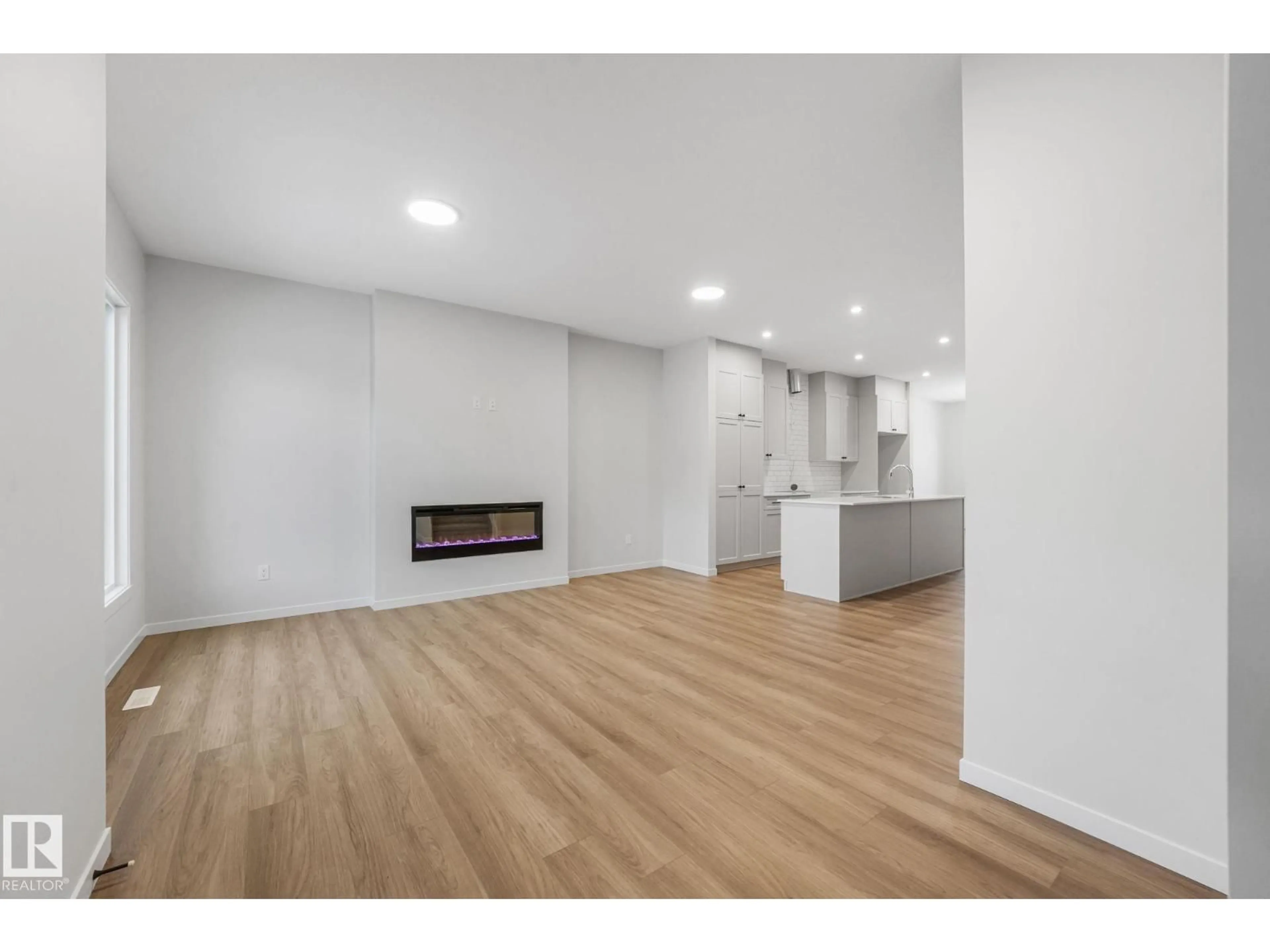 A pic of a room for NE - 17323 6 ST, Edmonton Alberta T5Y4G2