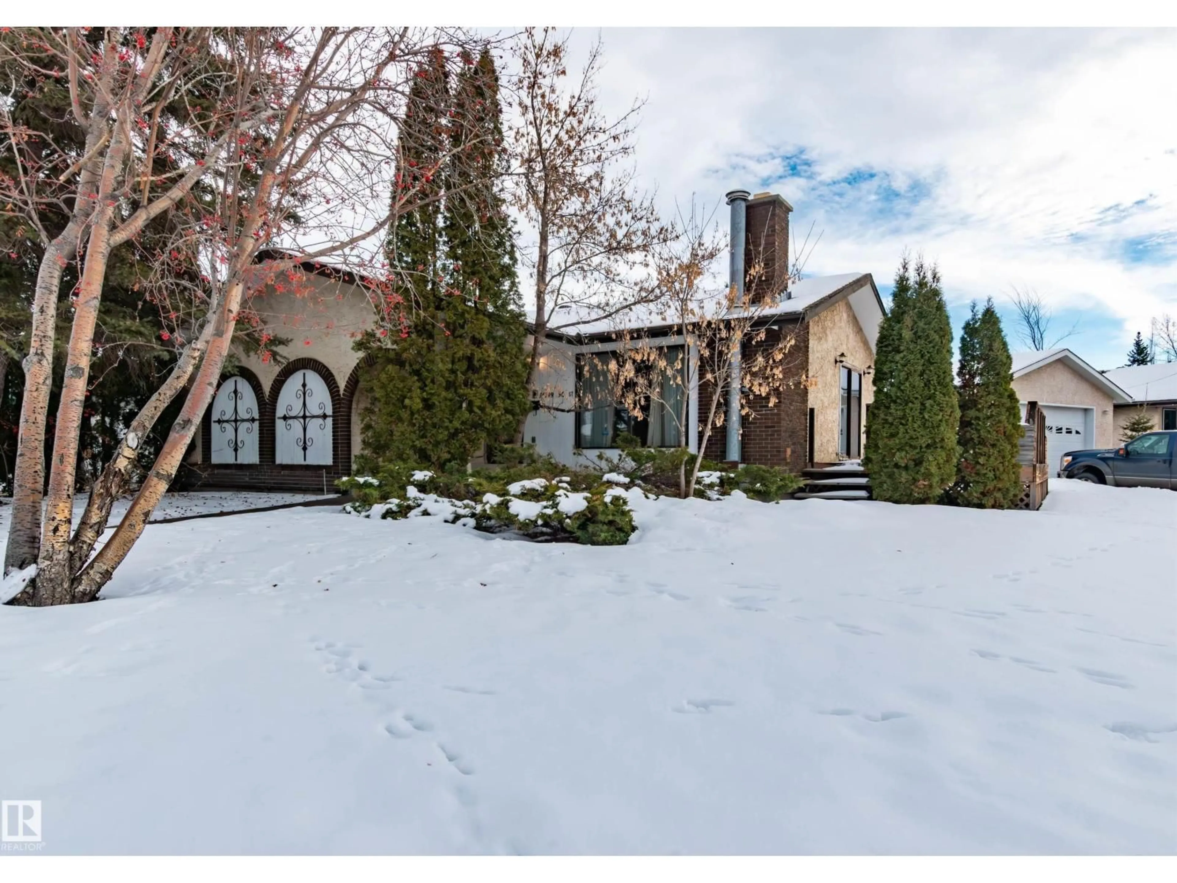 A pic from outside/outdoor area/front of a property/back of a property/a pic from drone, unknown for 14139 30 ST, Edmonton Alberta T5Y1M6