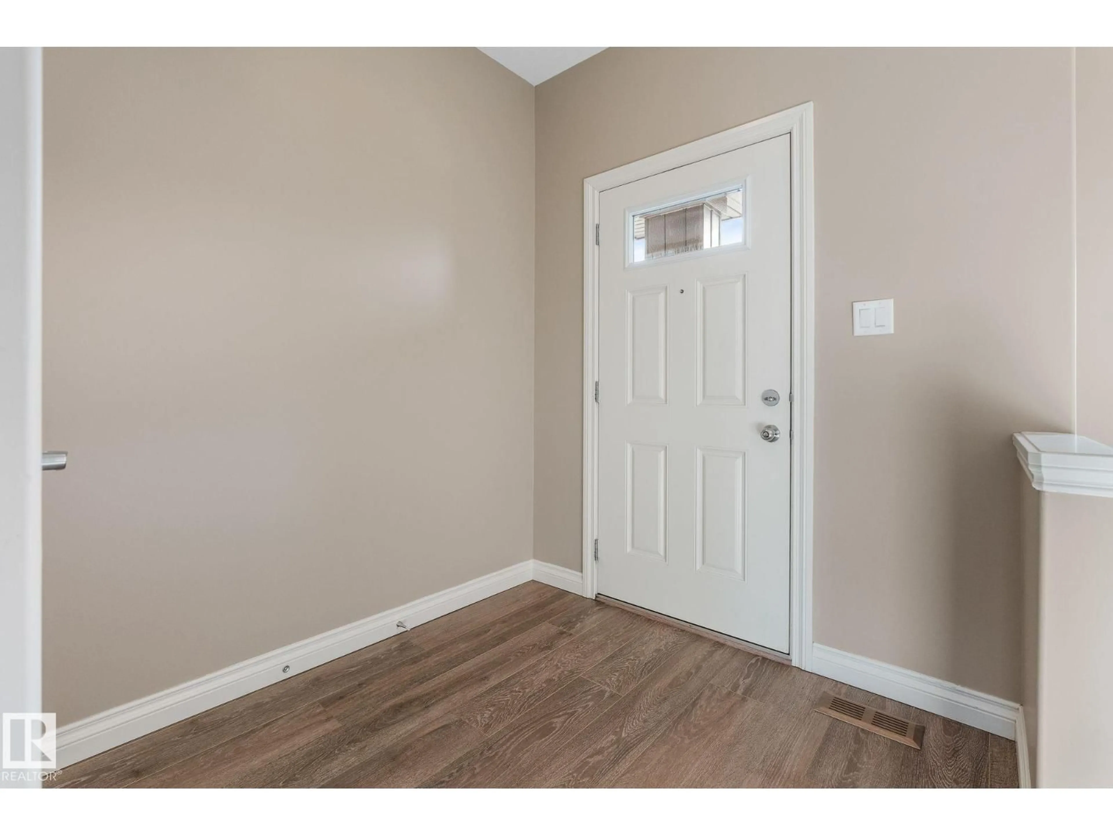 Indoor entryway for 332 WEST HAVEN DR, Leduc Alberta T9E1J2
