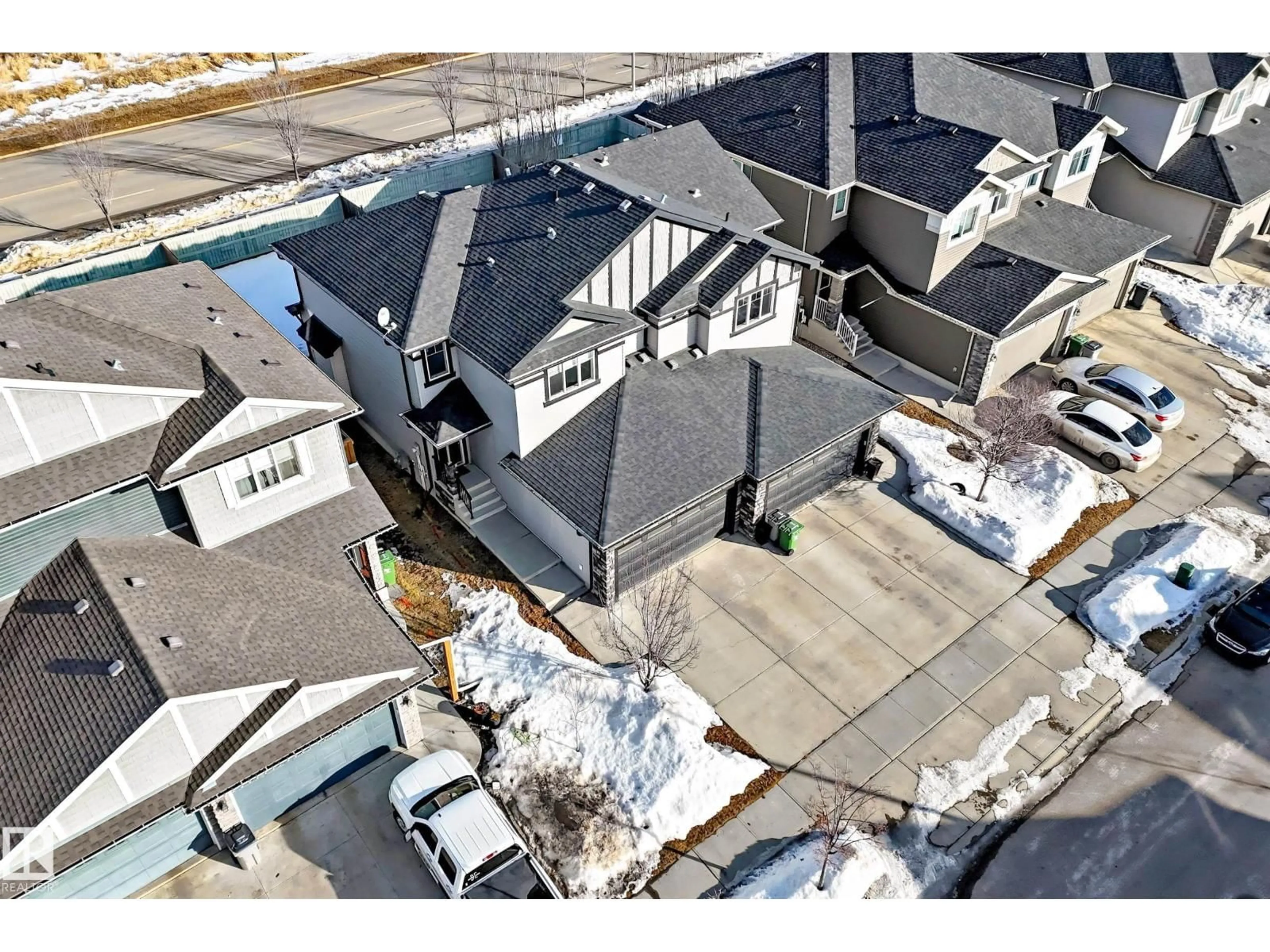 A pic from outside/outdoor area/front of a property/back of a property/a pic from drone, street for 3520 49 AV, Beaumont Alberta T4X2B5