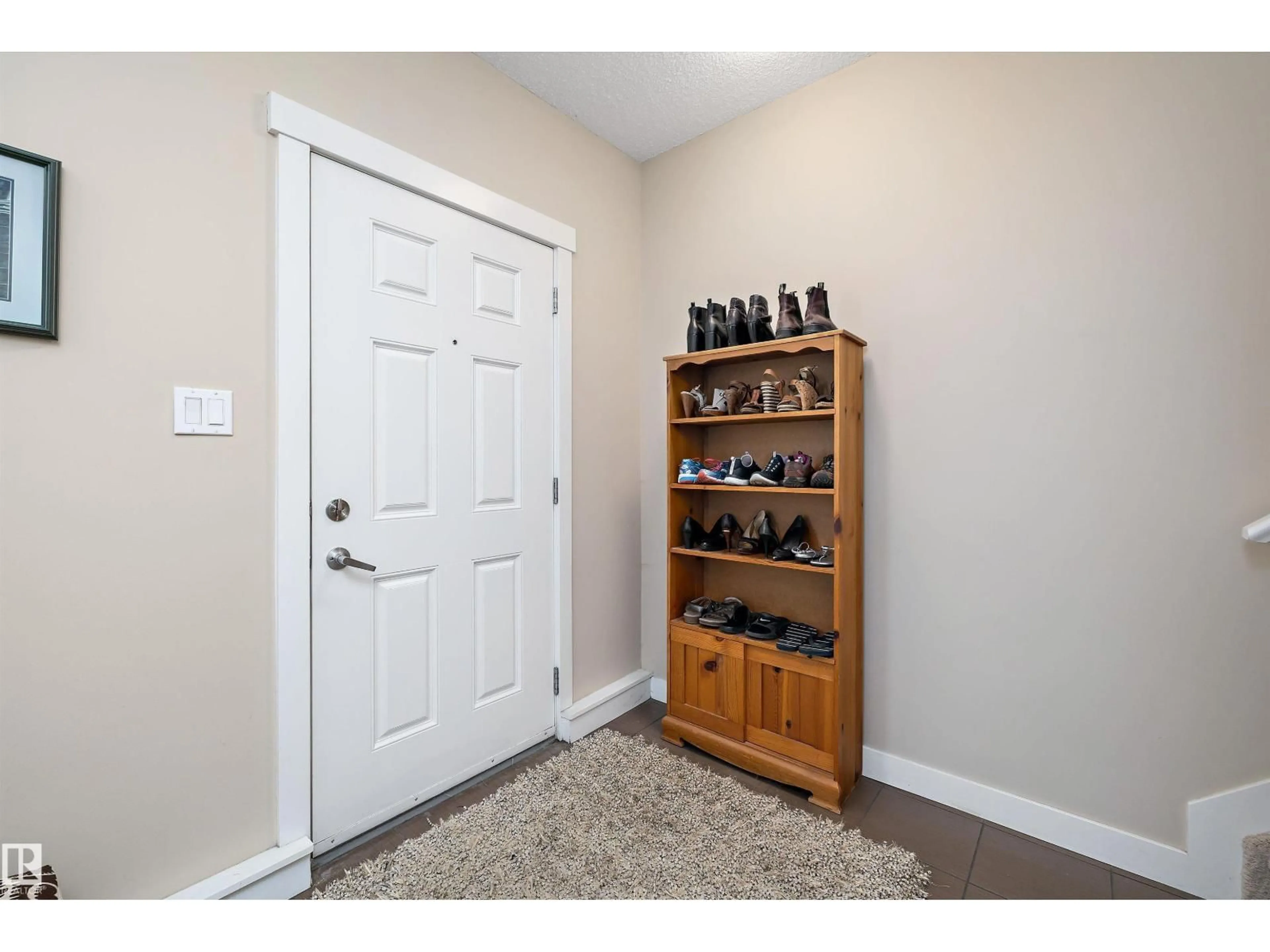 Indoor entryway for 62 8315 180 AV, Edmonton Alberta T5Z0J2