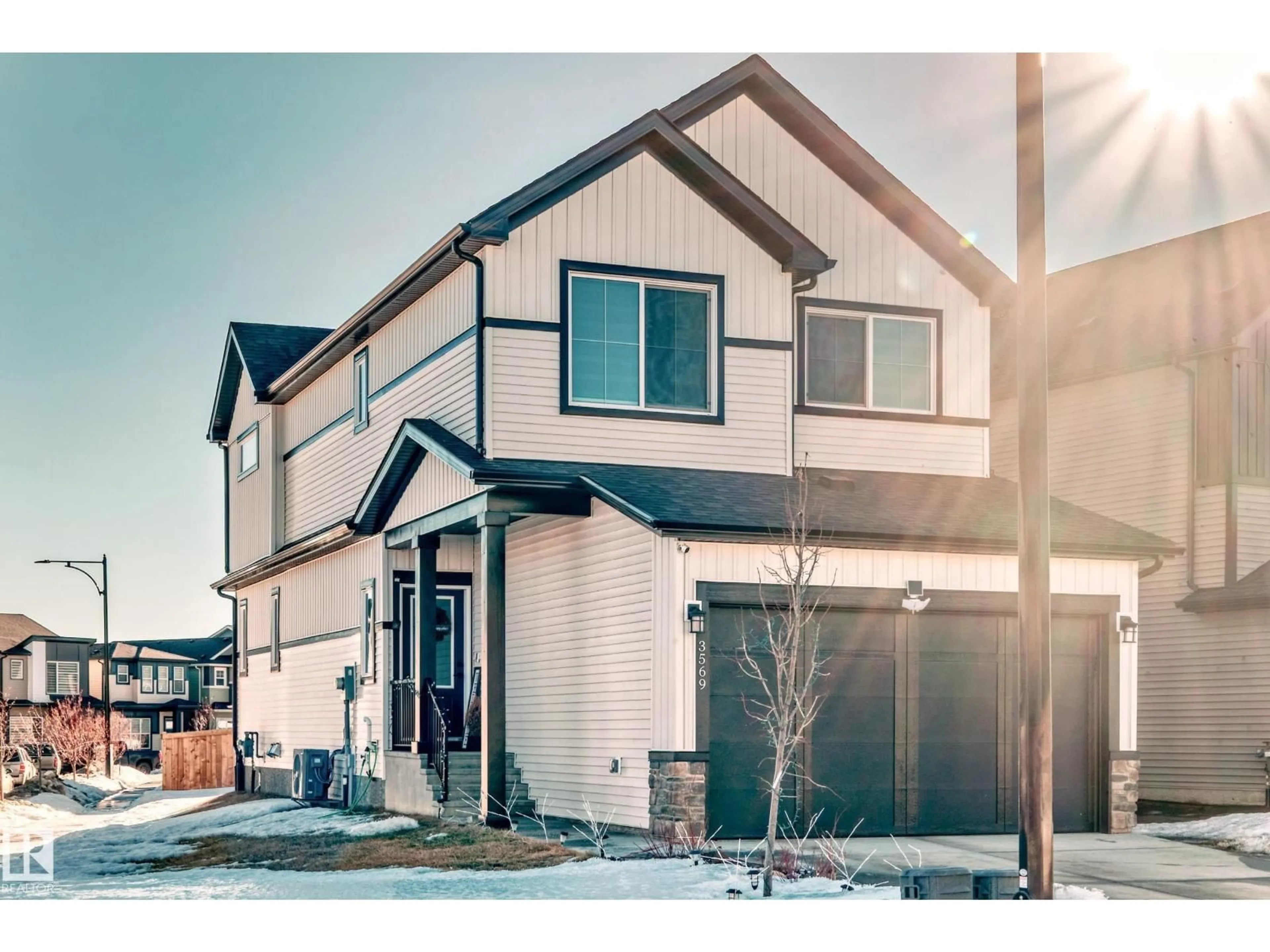 Home with vinyl exterior material, street for NW - 3569 ERLANGER LINK, Edmonton Alberta T6M1J5