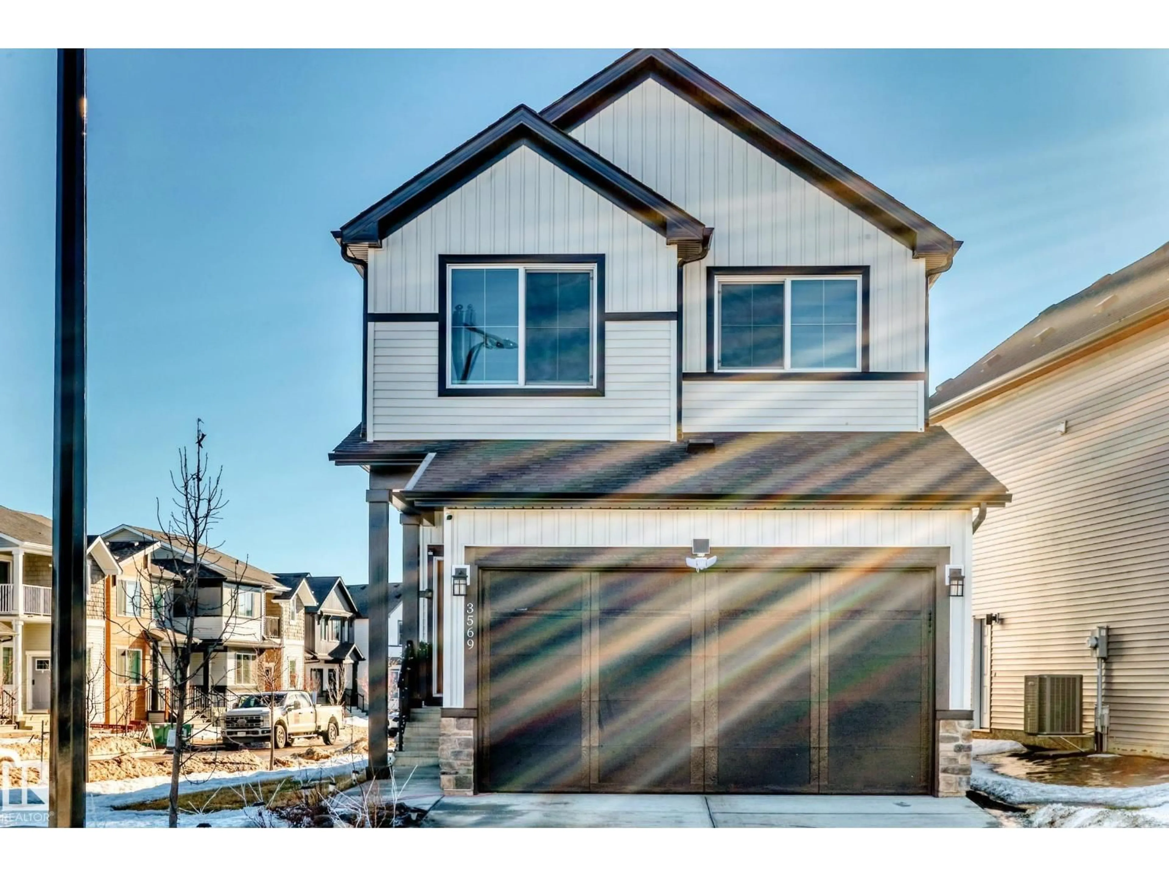 Home with vinyl exterior material, street for NW - 3569 ERLANGER LINK, Edmonton Alberta T6M1J5
