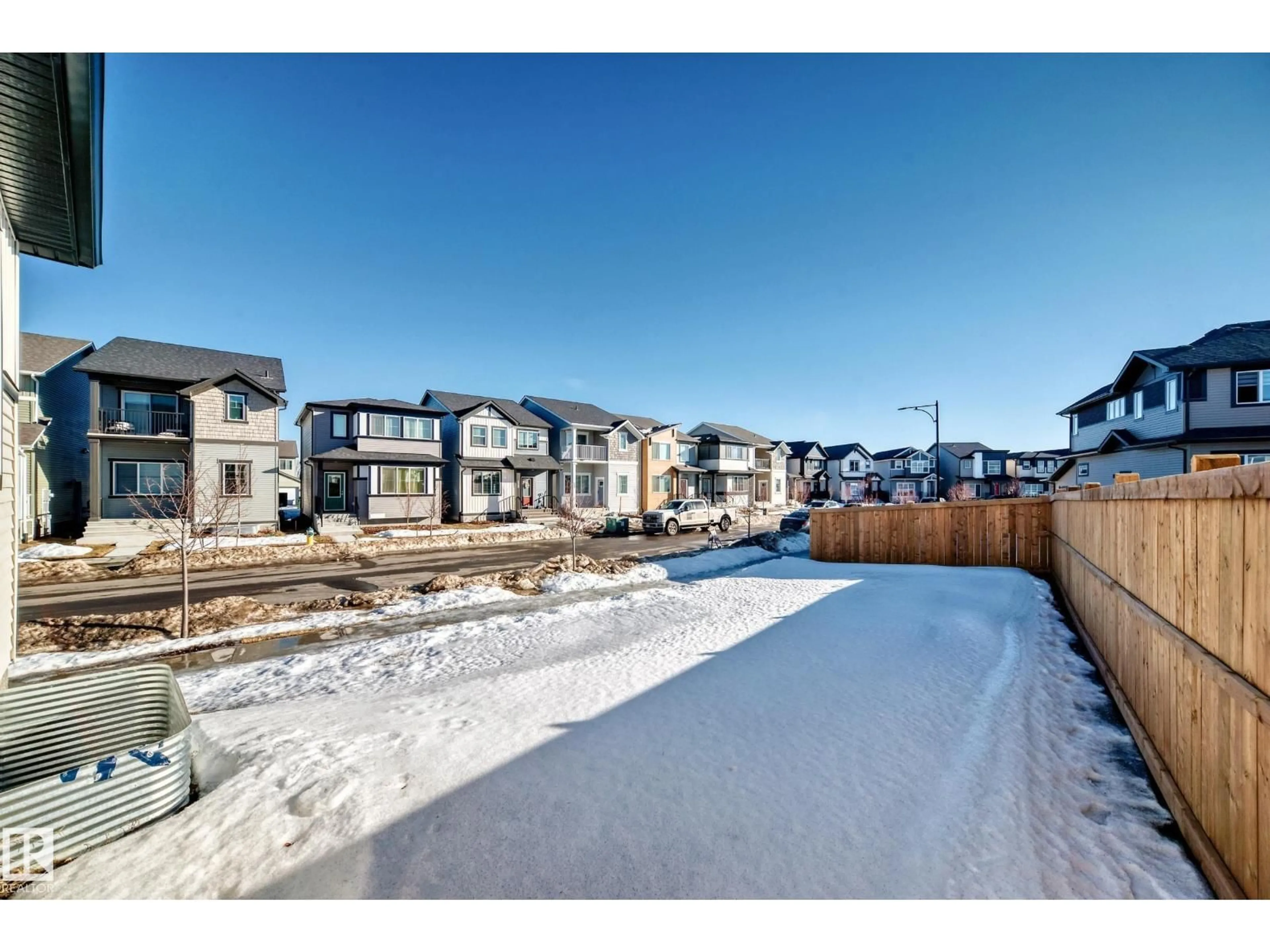 A pic from outside/outdoor area/front of a property/back of a property/a pic from drone, unknown for NW - 3569 ERLANGER LINK, Edmonton Alberta T6M1J5