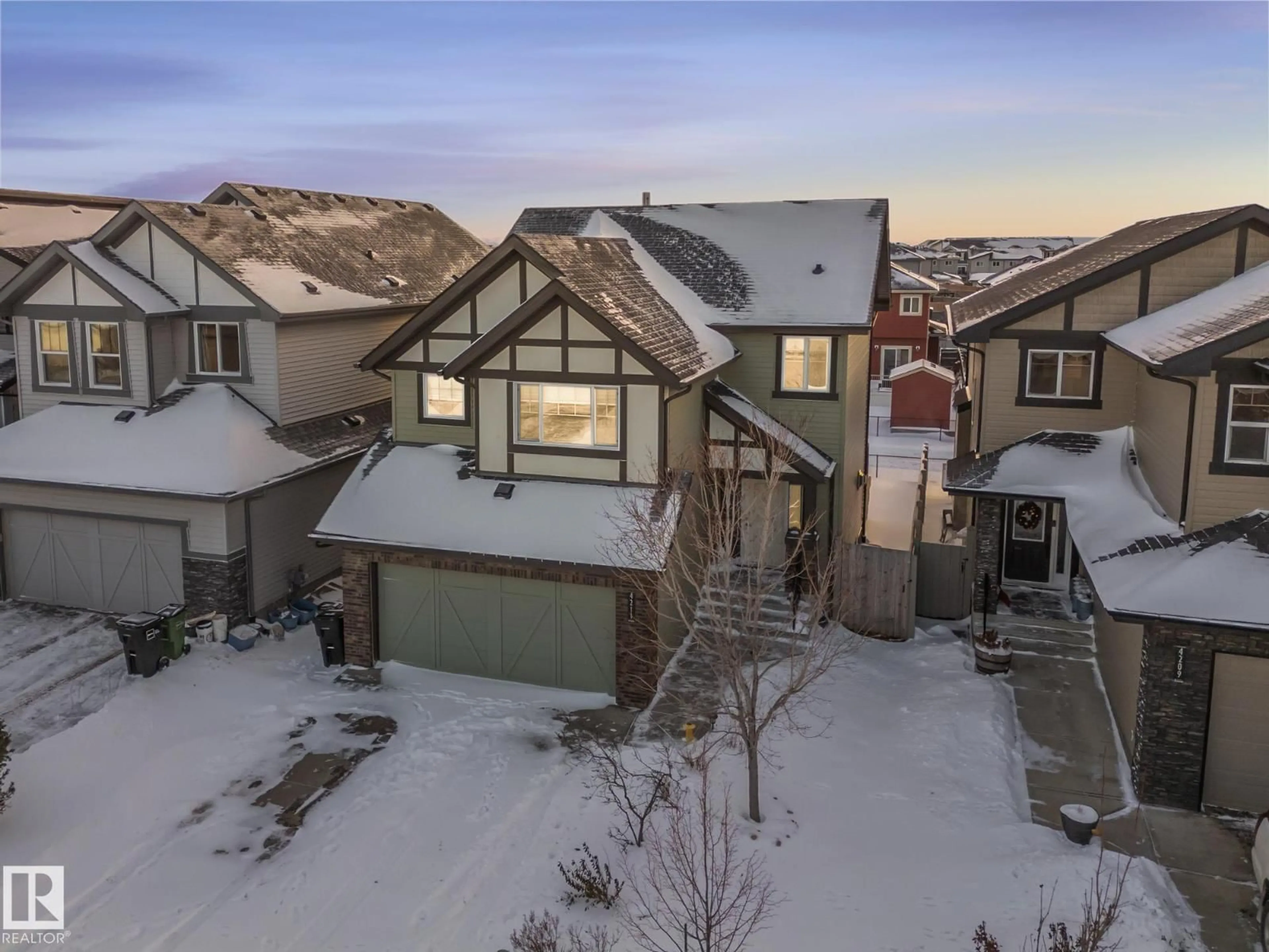 A pic from outside/outdoor area/front of a property/back of a property/a pic from drone, mountain view for 4211 CHARLES CL, Edmonton Alberta T6W0Z5