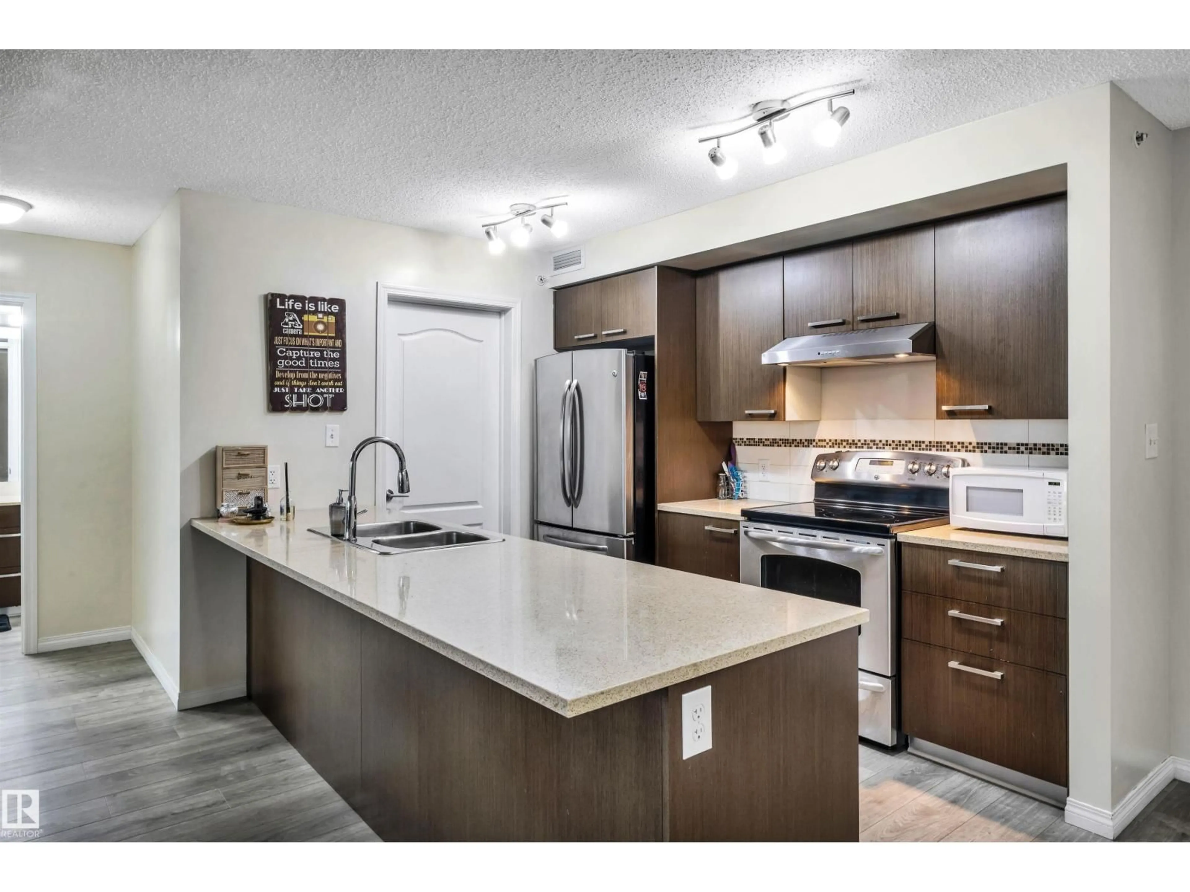 Open concept kitchen, unknown for 7343 SOUTH TERWILLEGAR DR, Edmonton Alberta T6R0M2