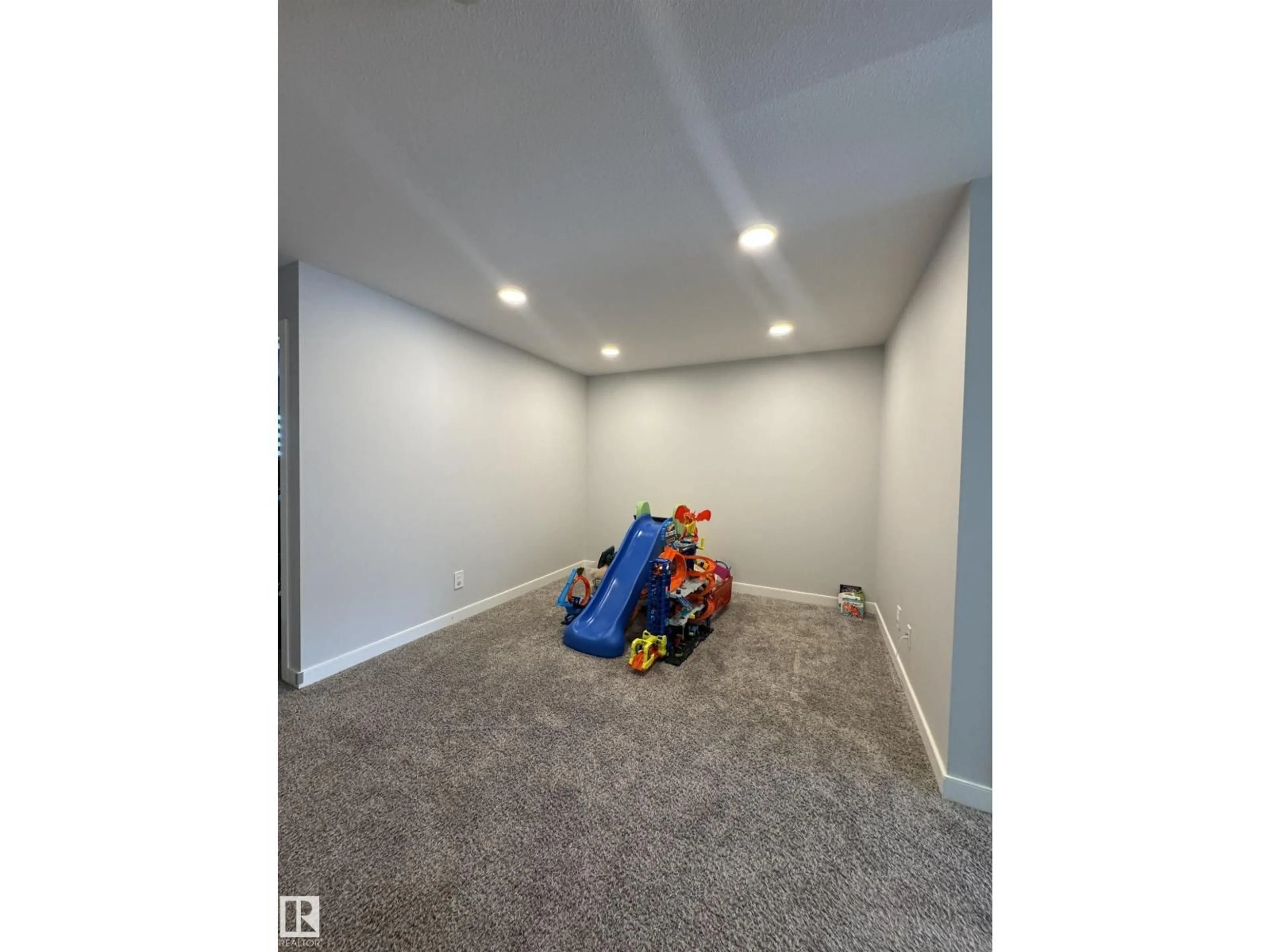 A pic of a room for 858 NORTHERN HARRIER LN, Edmonton Alberta T5S0P8