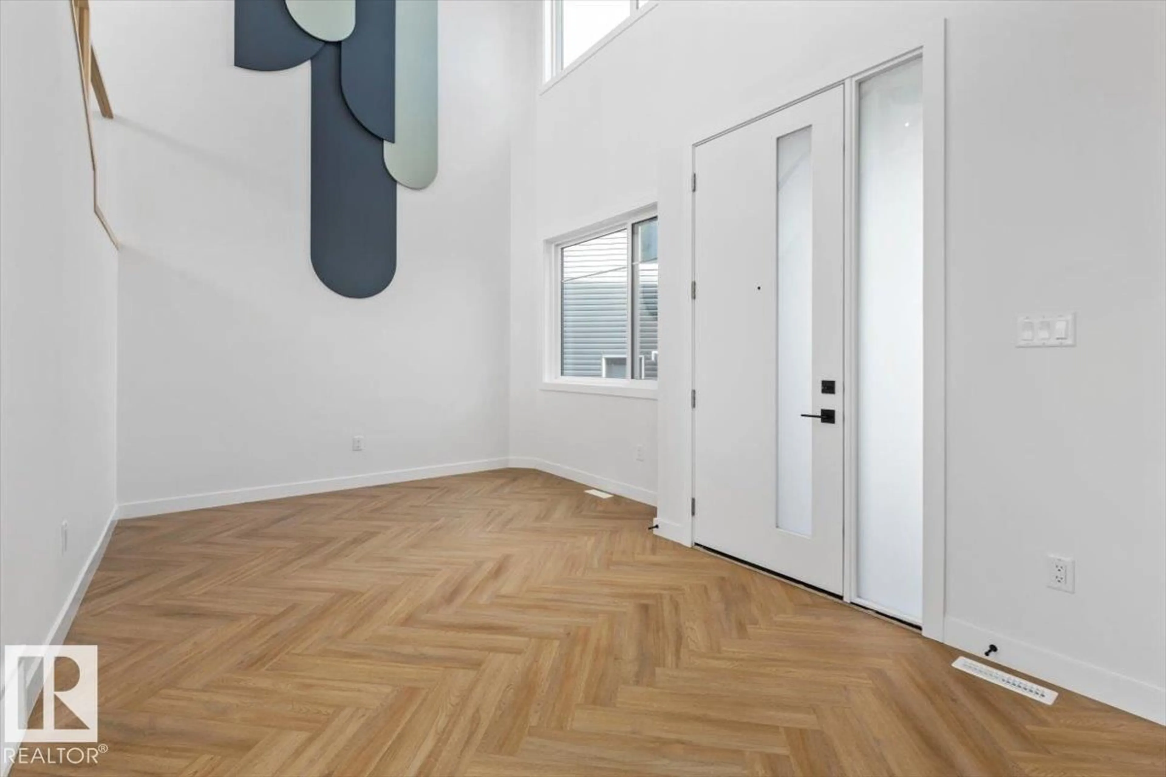 Indoor entryway for 18 OWL RIDGE CL, Fort Saskatchewan Alberta T8L0P6