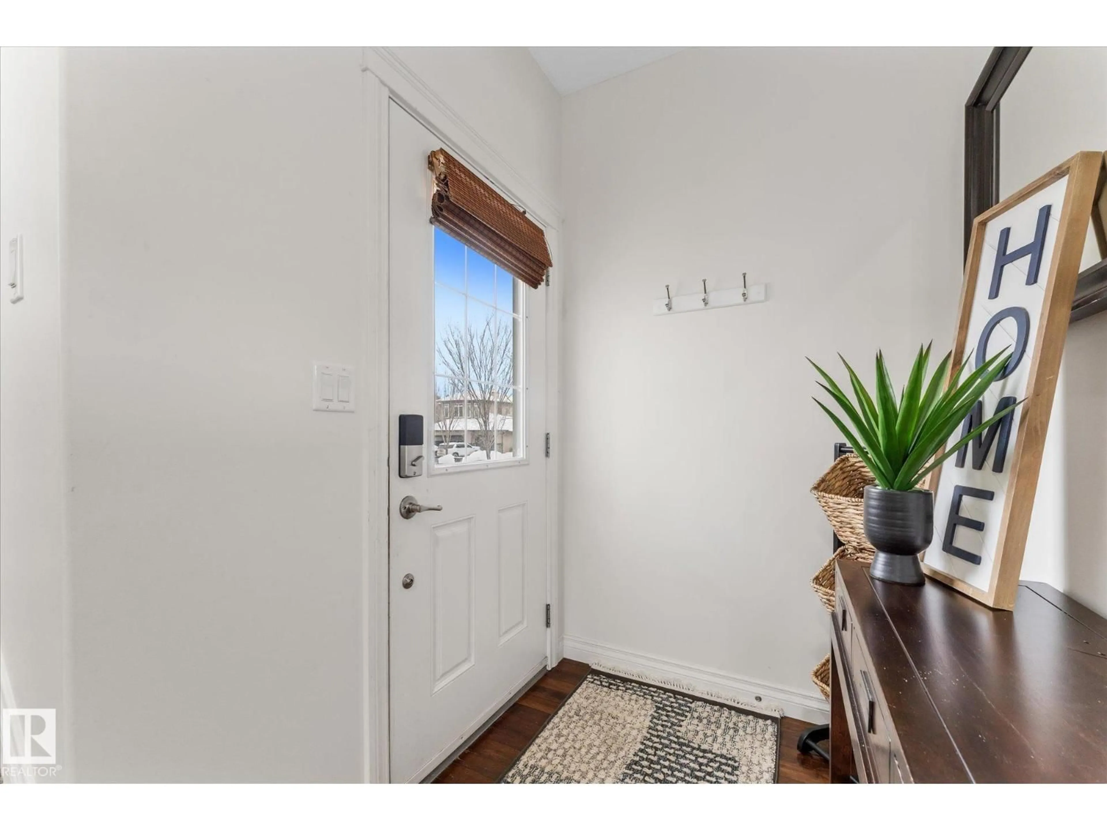 Indoor entryway for 13 HERON LINK, Spruce Grove Alberta T7X0E8