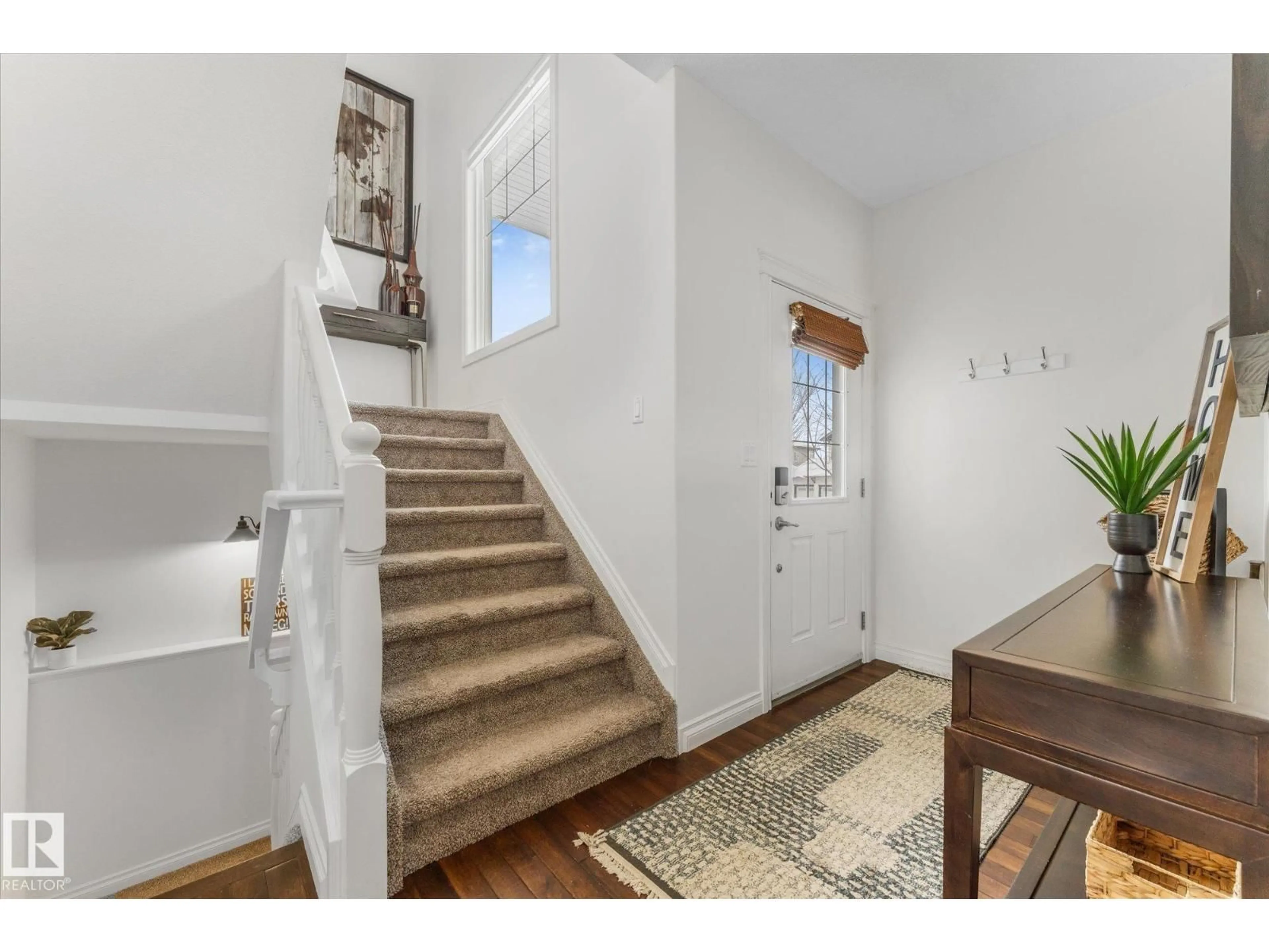 Indoor entryway for 13 HERON LINK, Spruce Grove Alberta T7X0E8