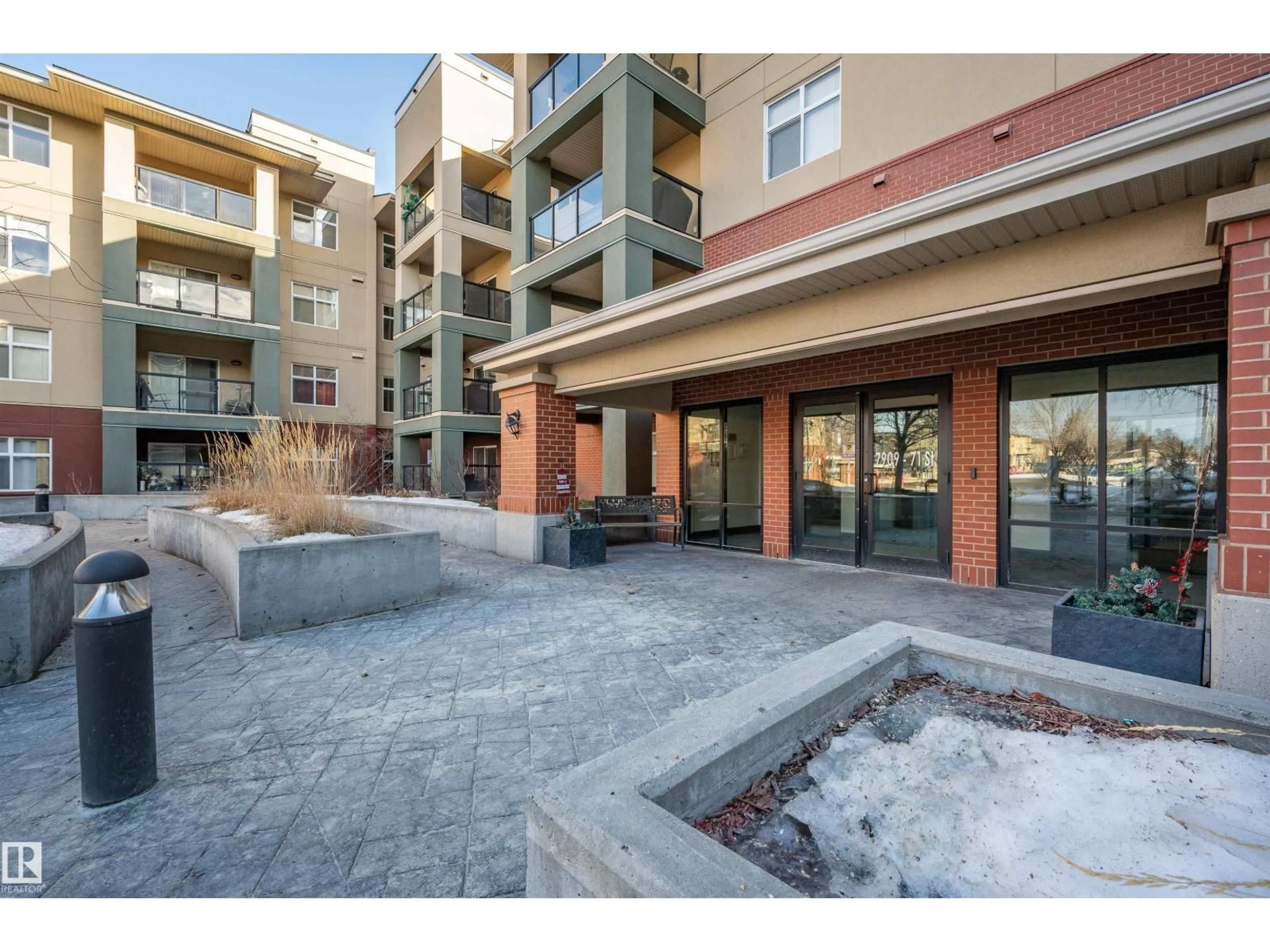 Patio, unknown for #422 - 7909 71 ST, Edmonton Alberta T6B3P5