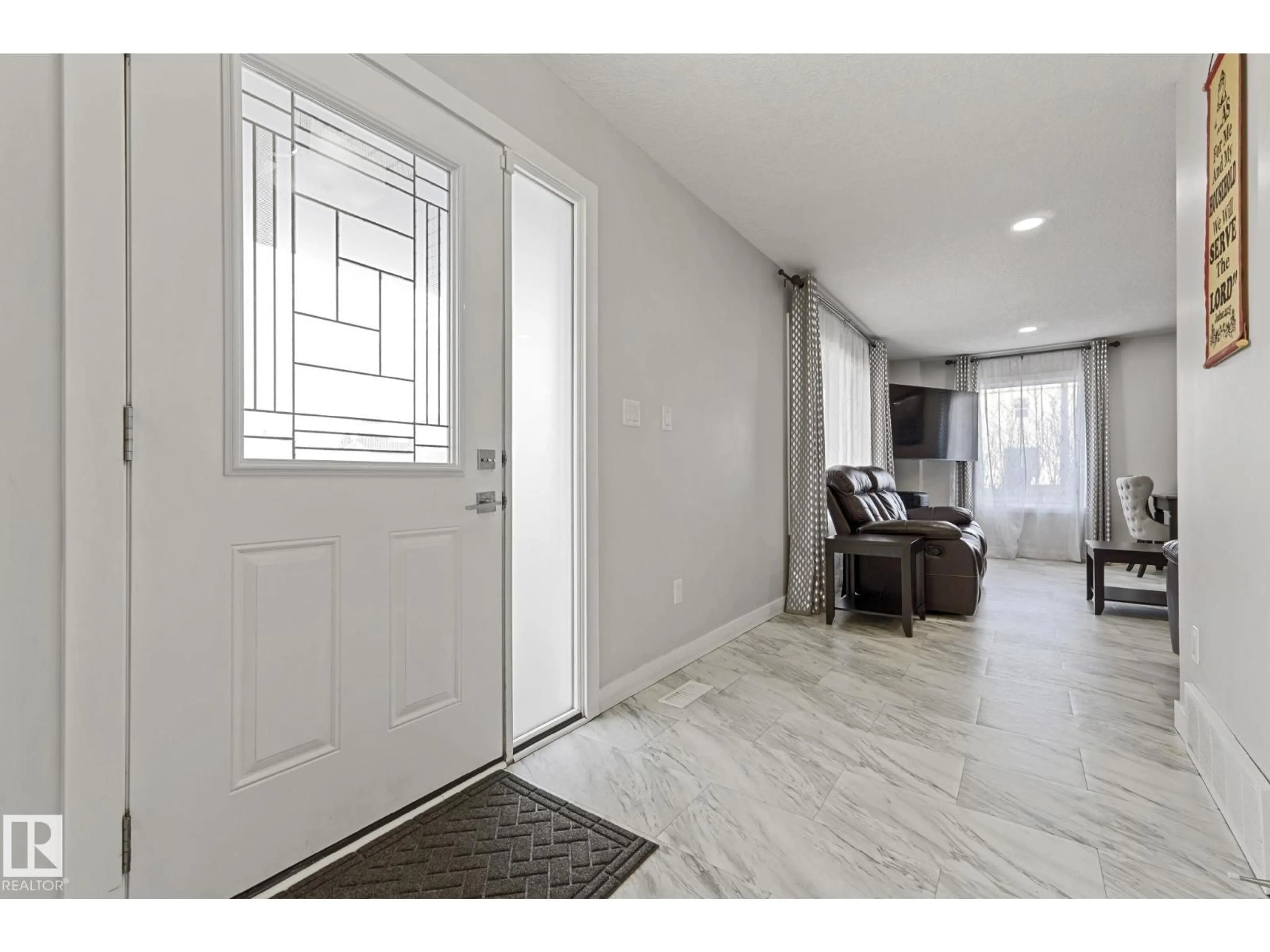 Indoor entryway for 8955 150 ST, Edmonton Alberta T5R1E6