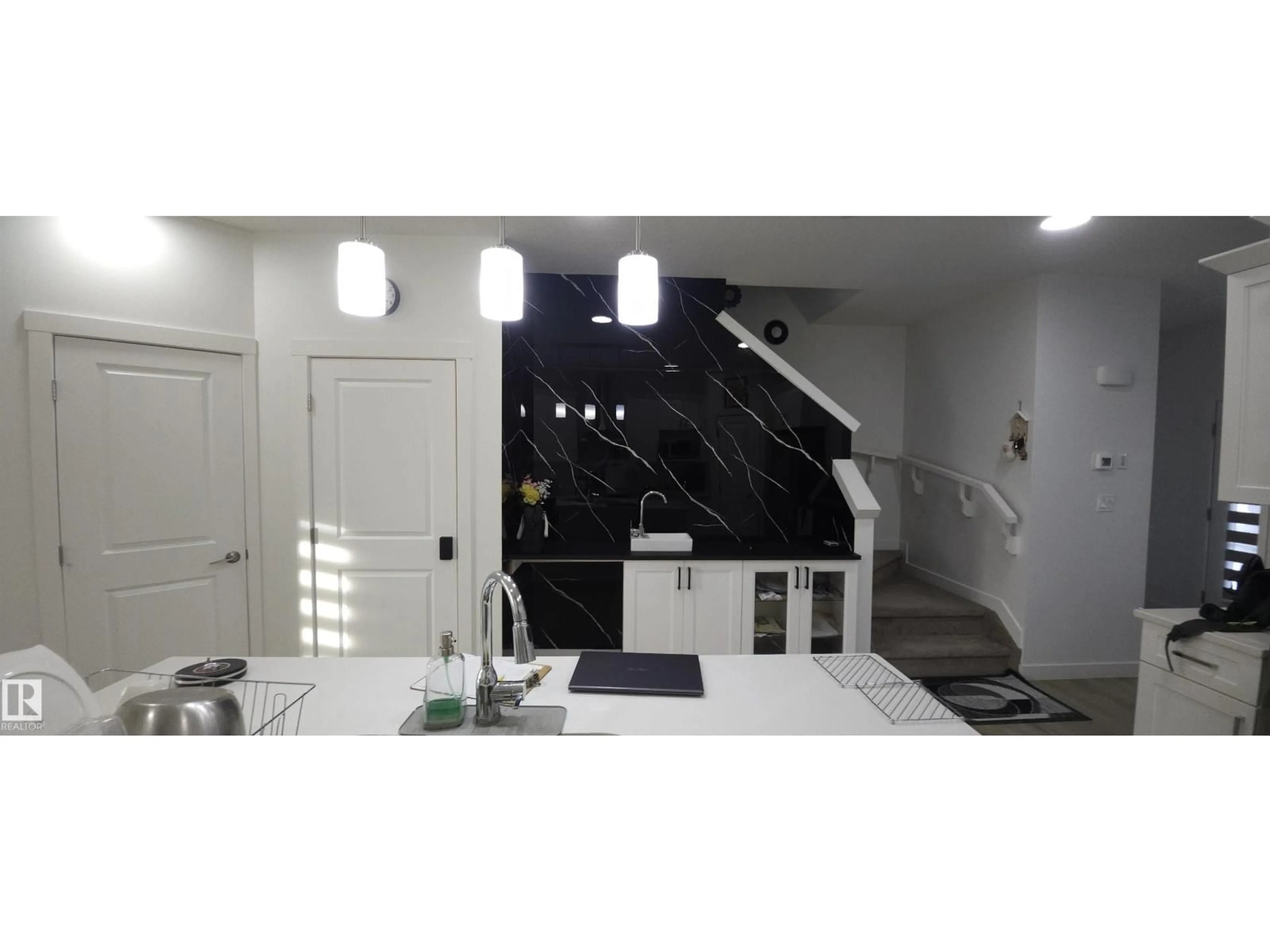 Unknown for SW - 432 29 ST, Edmonton Alberta T6X3E7