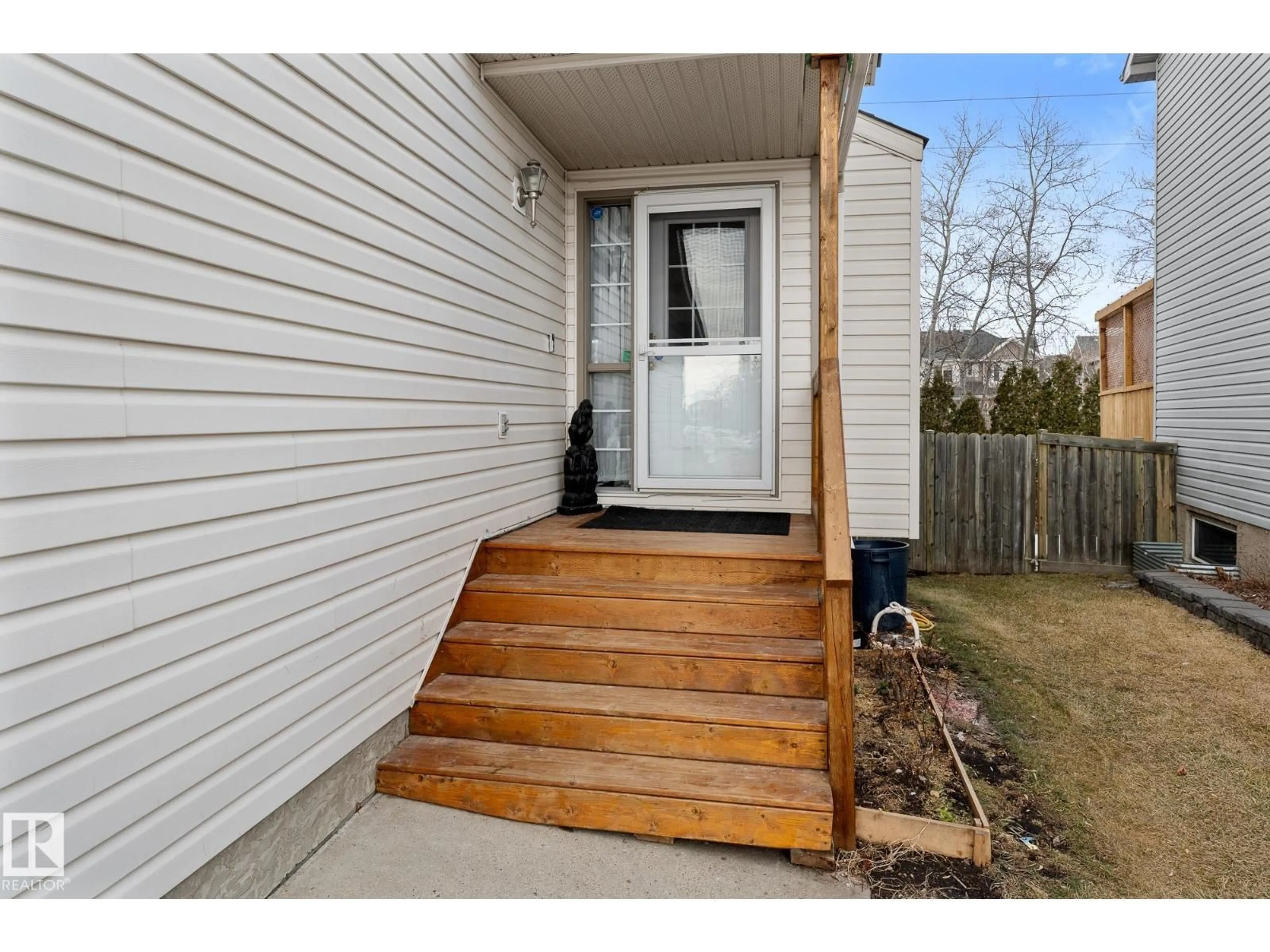 Indoor entryway for 13148 151 AV, Edmonton Alberta T6V1K8