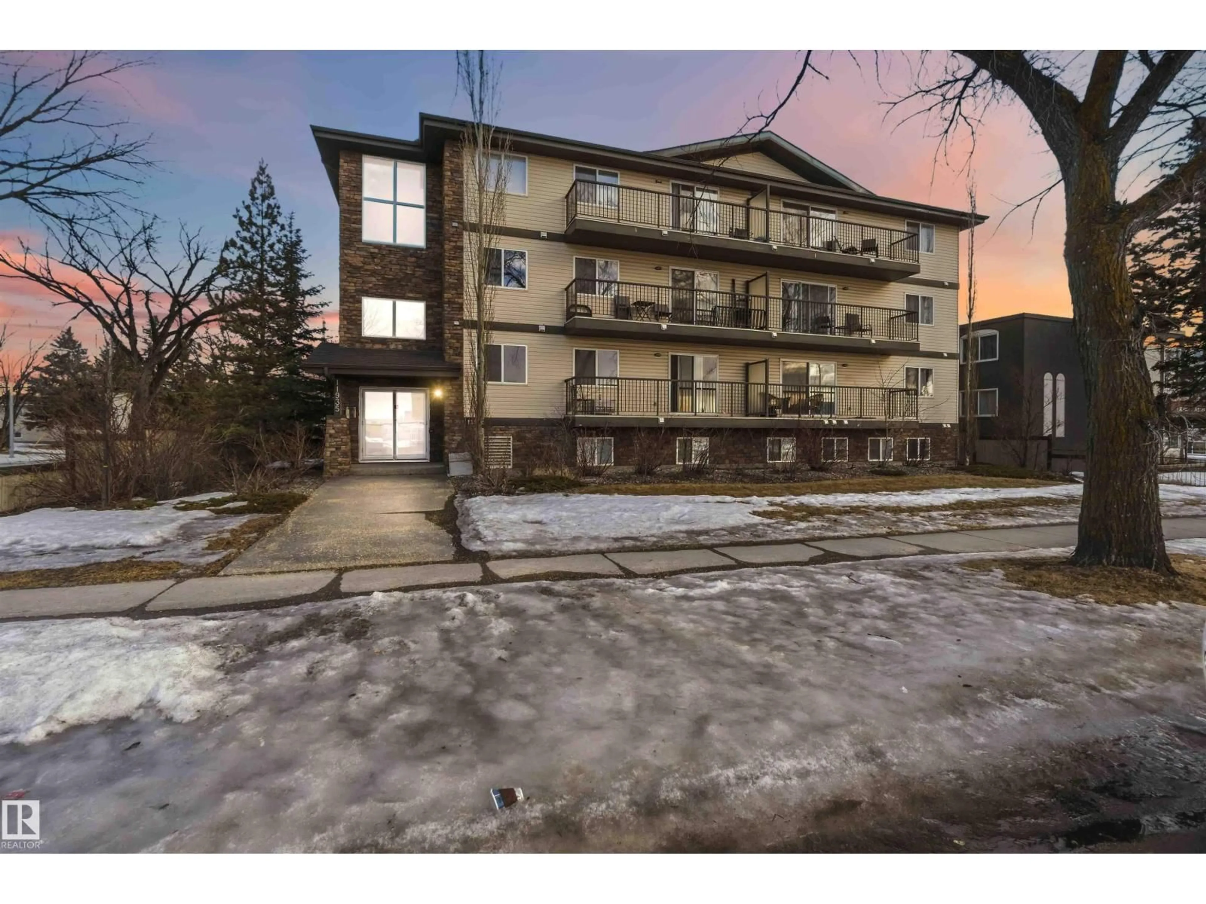 A pic from outside/outdoor area/front of a property/back of a property/a pic from drone, building for #104 - 11935 106 ST, Edmonton Alberta T5G2R4