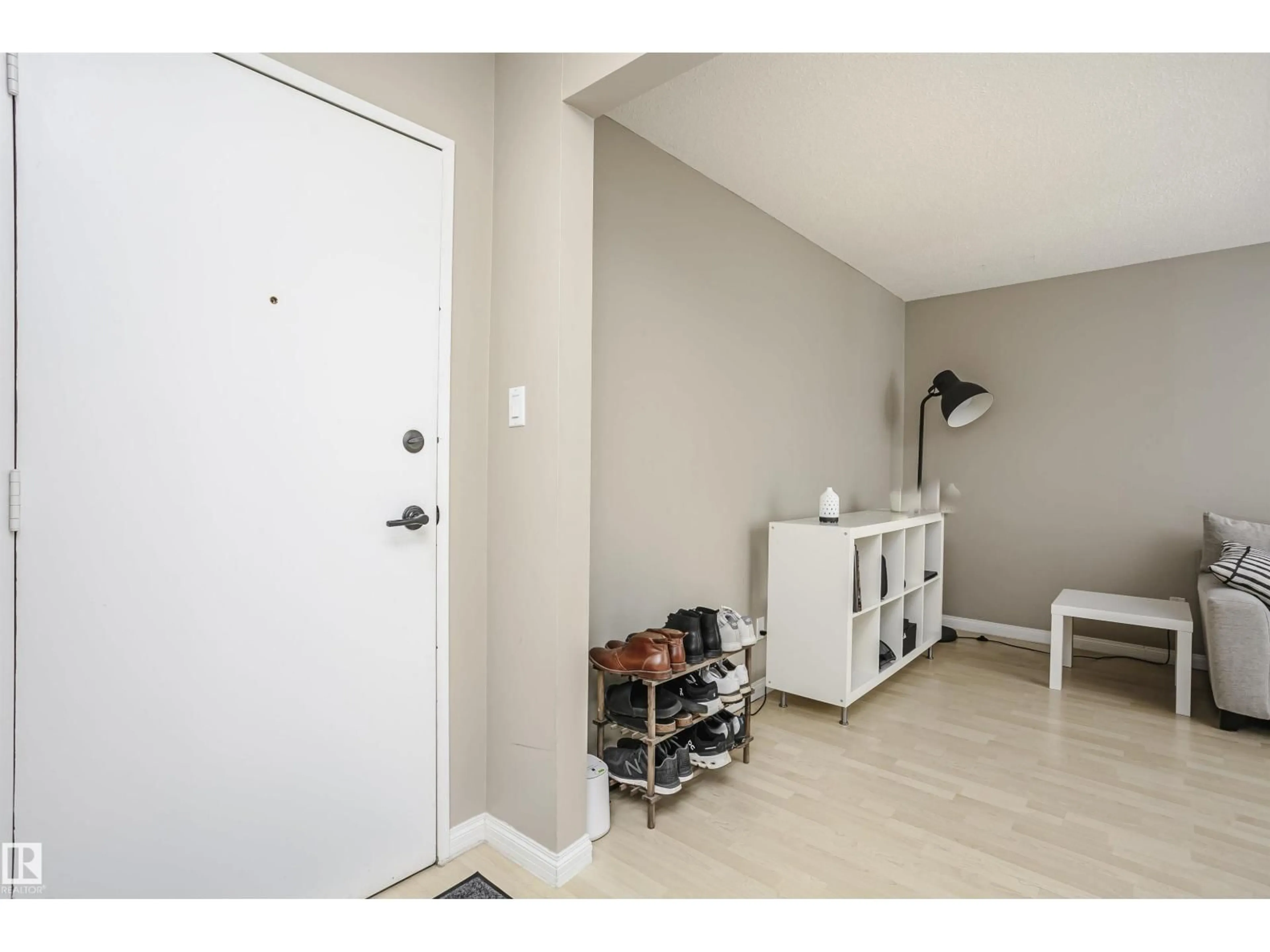 Indoor entryway for #204 - 11440 40 AVE AV, Edmonton Alberta T6W1A7