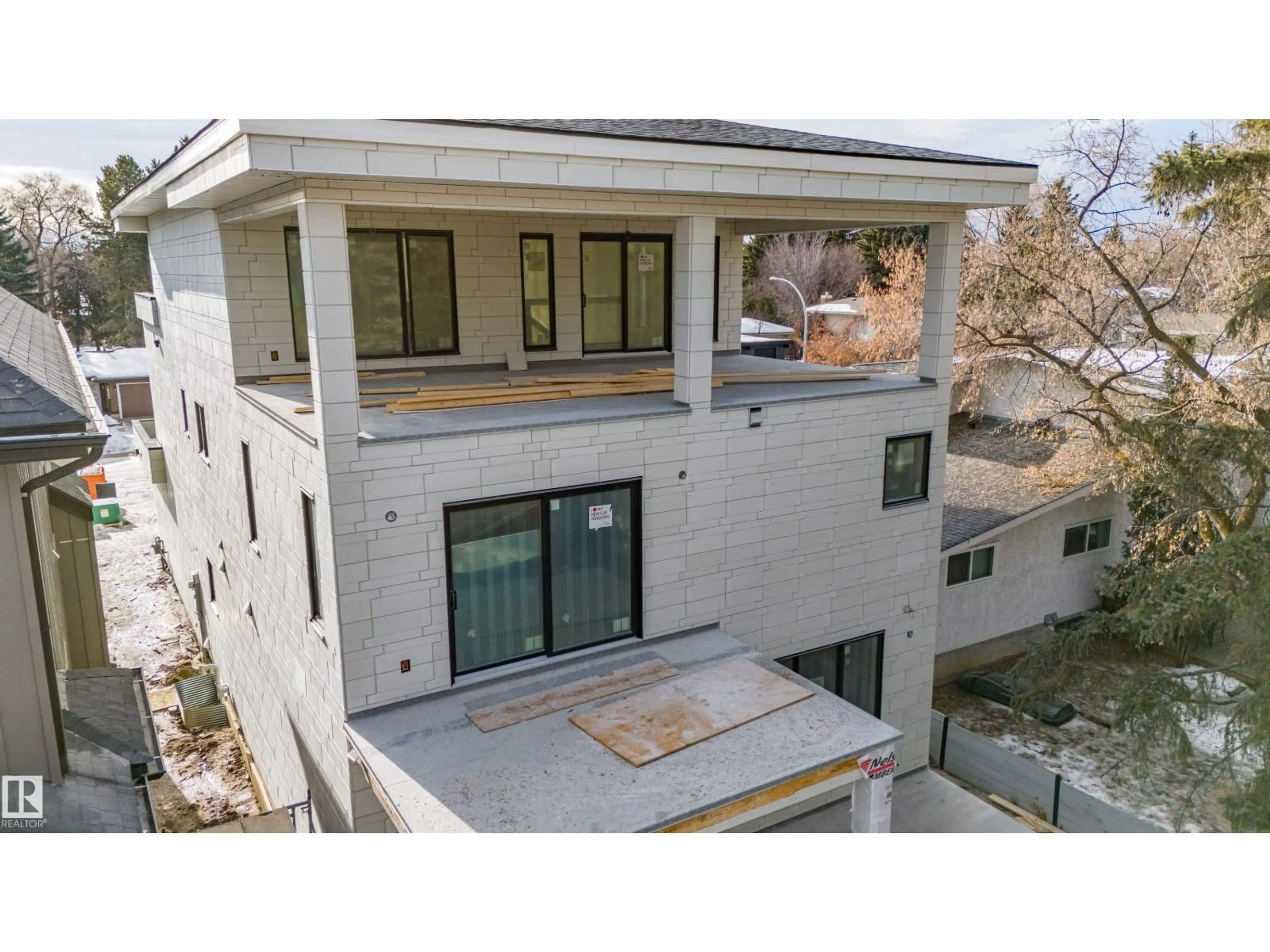 A pic from outside/outdoor area/front of a property/back of a property/a pic from drone, building for 12306 39 AV, Edmonton Alberta T6J0N2