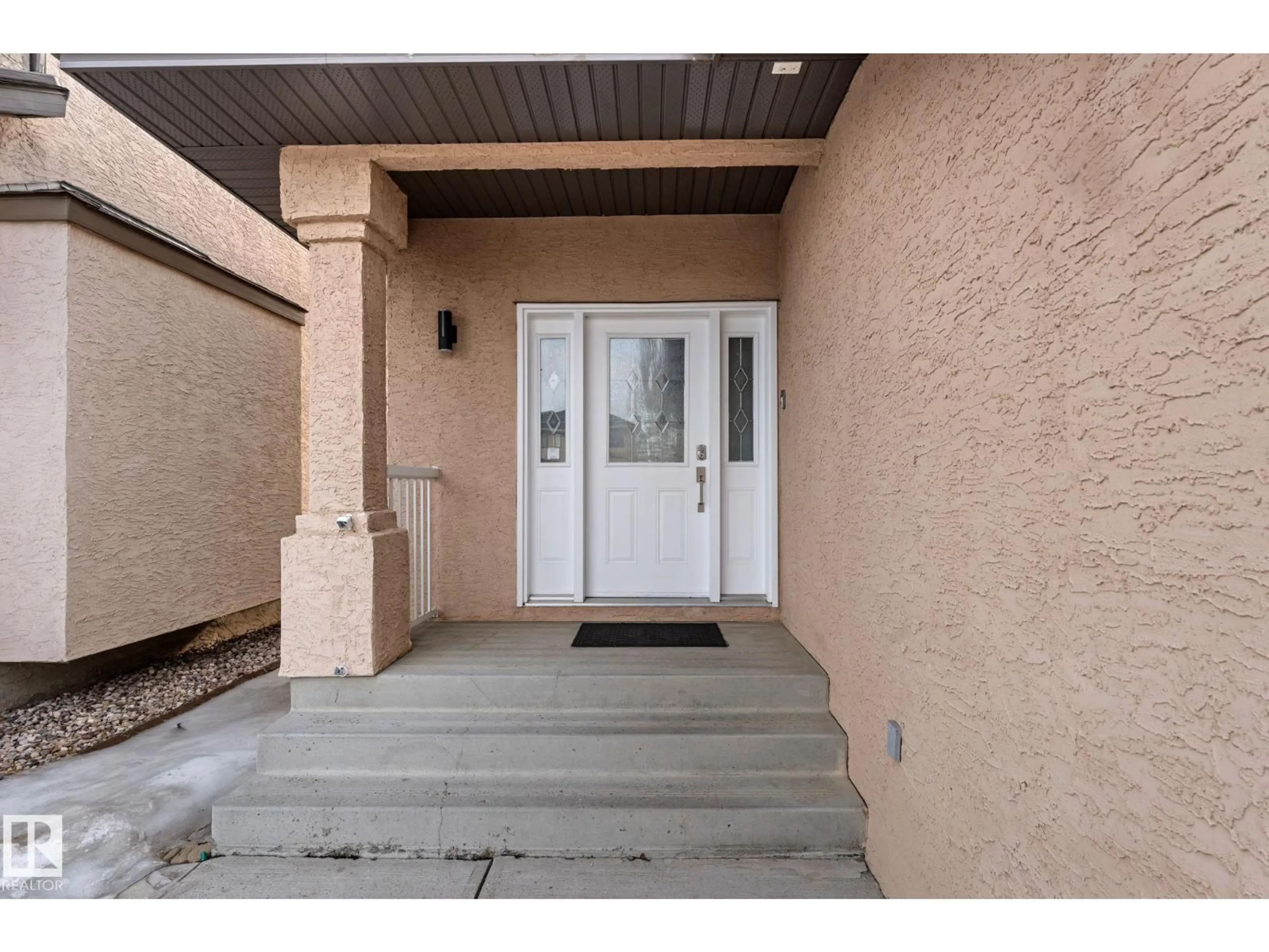 Indoor entryway for NW - 10655 181 AV, Edmonton Alberta T5X6G4