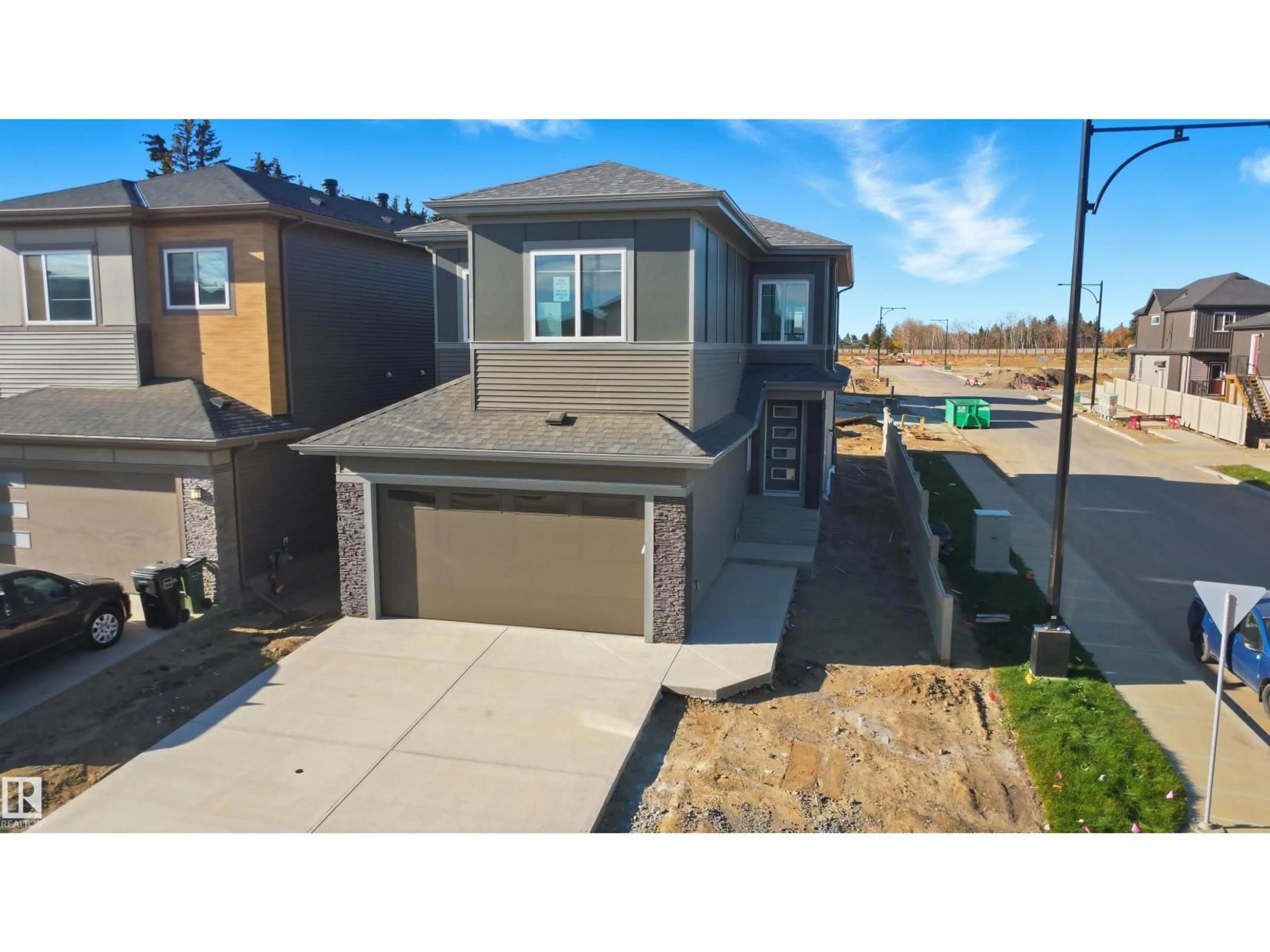 A pic from outside/outdoor area/front of a property/back of a property/a pic from drone, street for 1558 SISKIN LINK, Edmonton Alberta T5S0V1