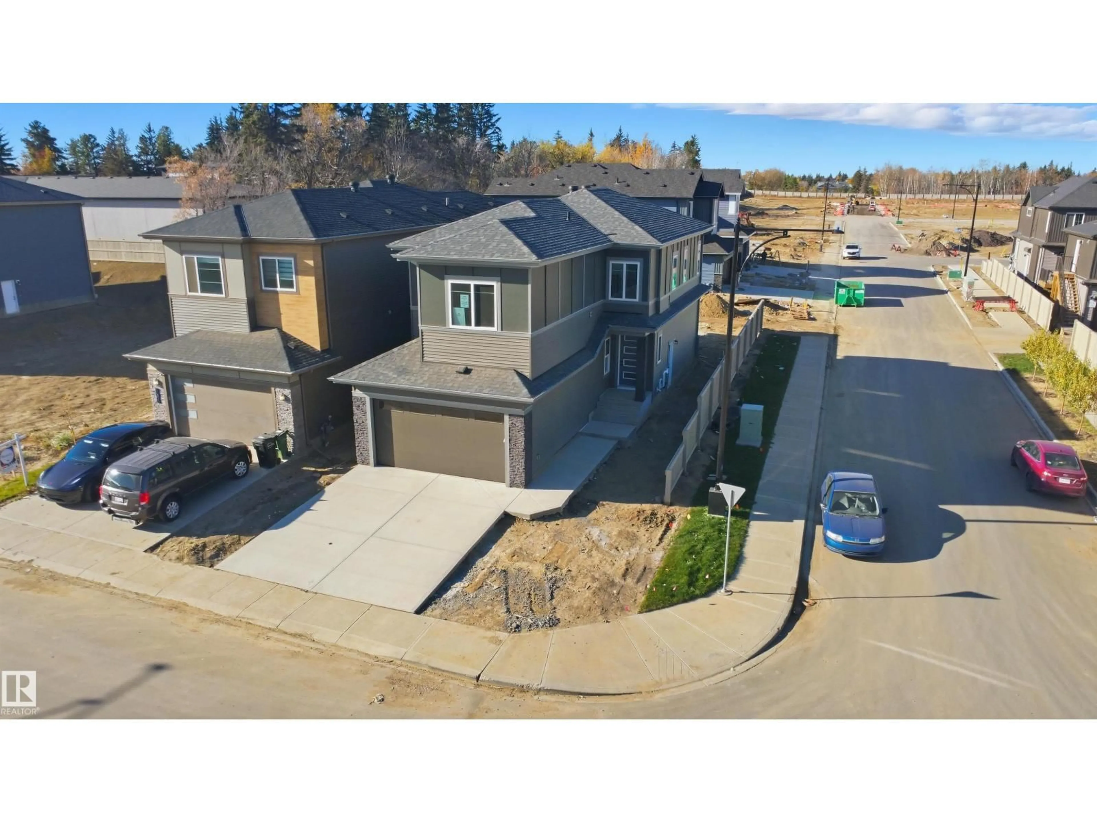 A pic from outside/outdoor area/front of a property/back of a property/a pic from drone, street for 1558 SISKIN LINK, Edmonton Alberta T5S0V1