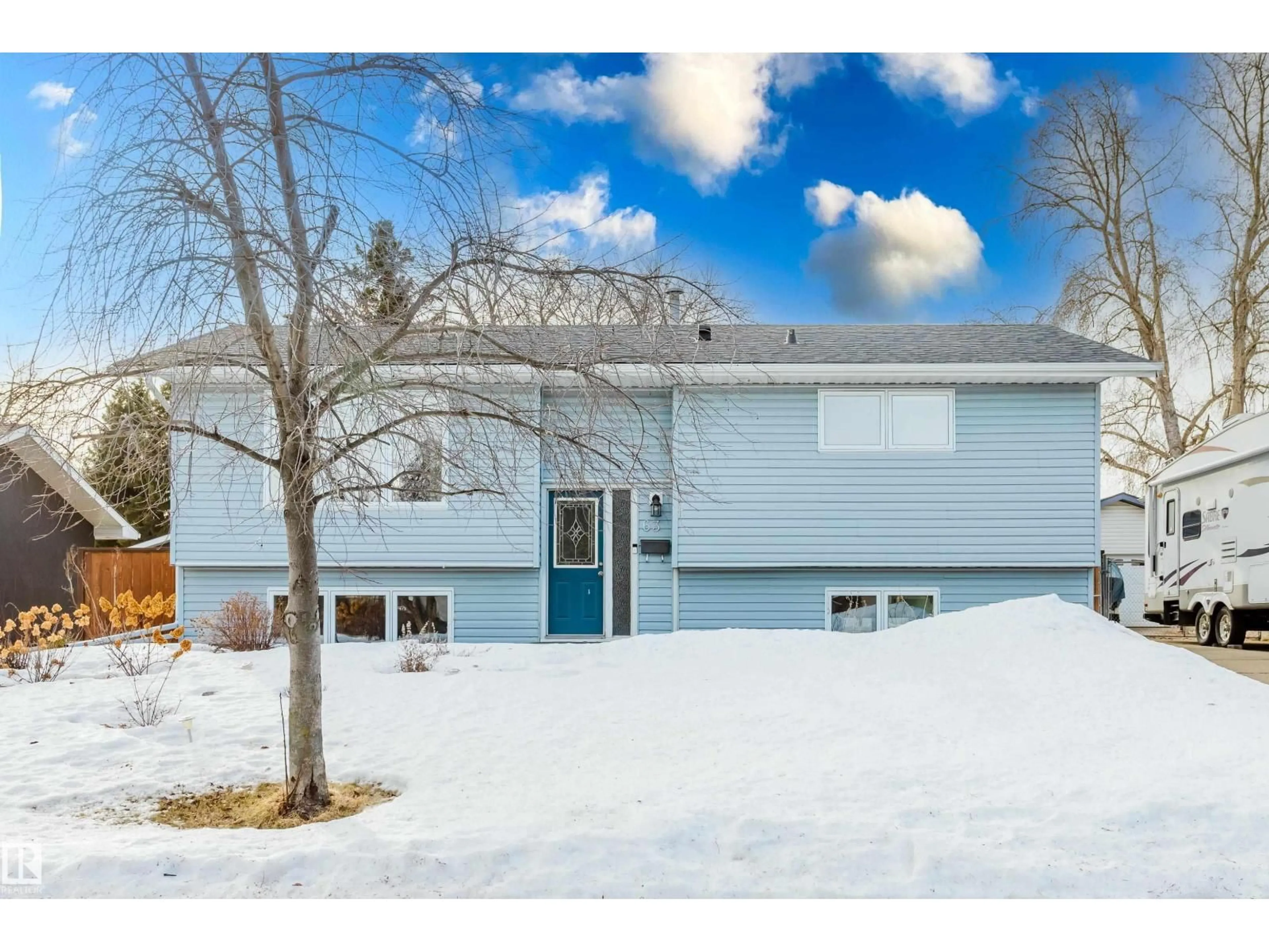 Home with vinyl exterior material, street for 63 MERRYWOOD CR, Sherwood Park Alberta T8A0M7