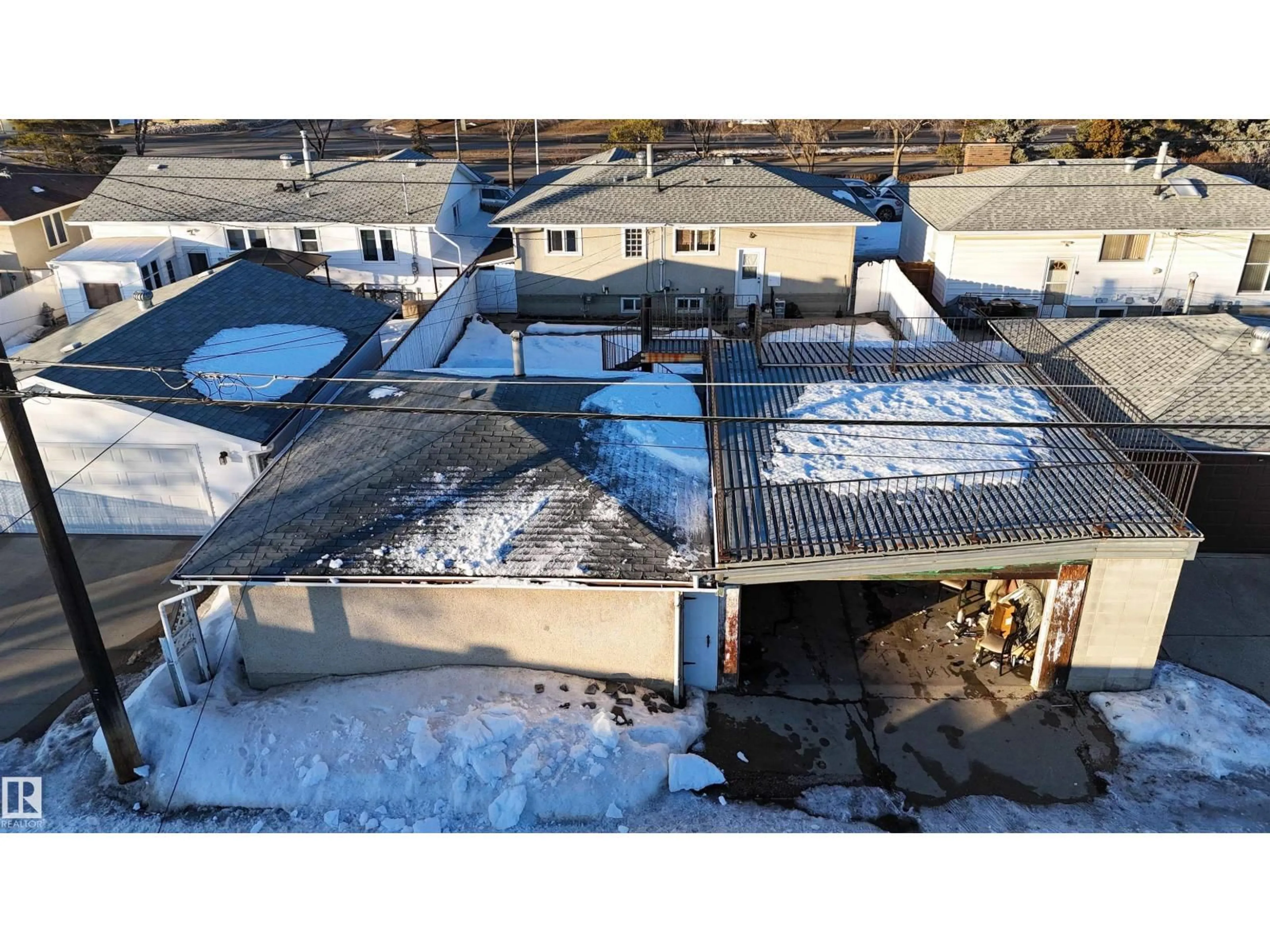 A pic from outside/outdoor area/front of a property/back of a property/a pic from drone, building for 12111 137 AV, Edmonton Alberta T5L4C1