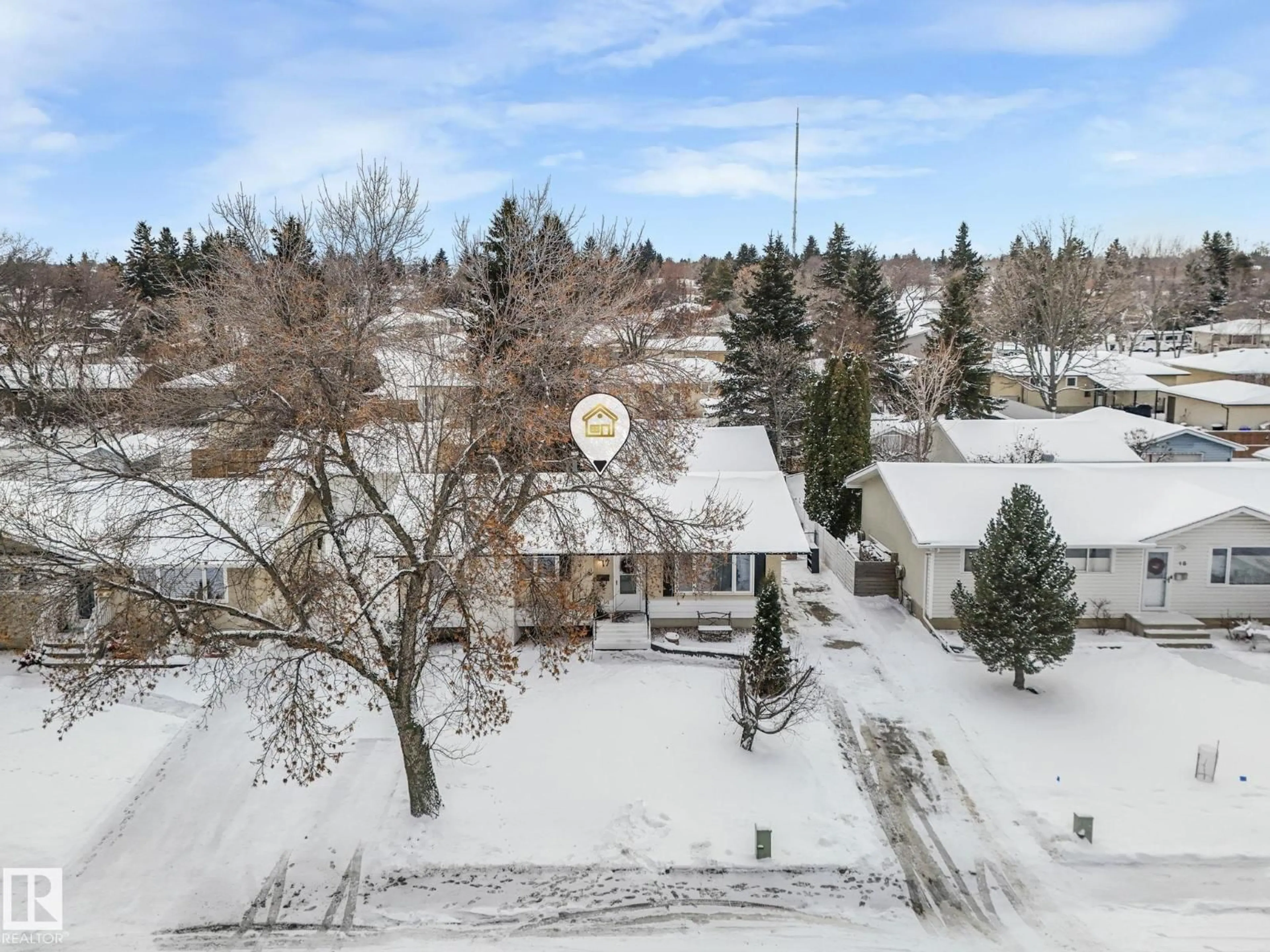 A pic from outside/outdoor area/front of a property/back of a property/a pic from drone, street for 17 STARLING DR, Sherwood Park Alberta T8A0A6