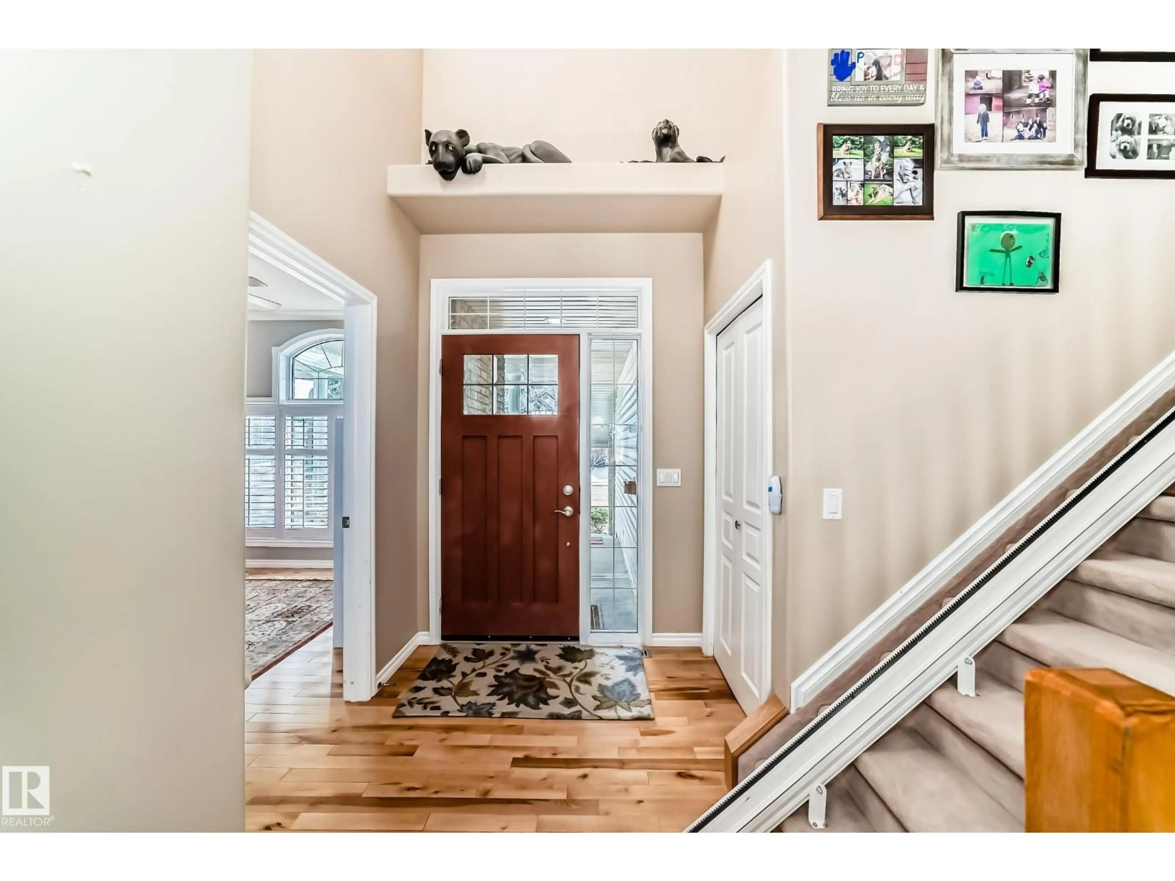 Indoor entryway for 9 NOTTINGHAM, Sherwood Park Alberta T8A5Z6