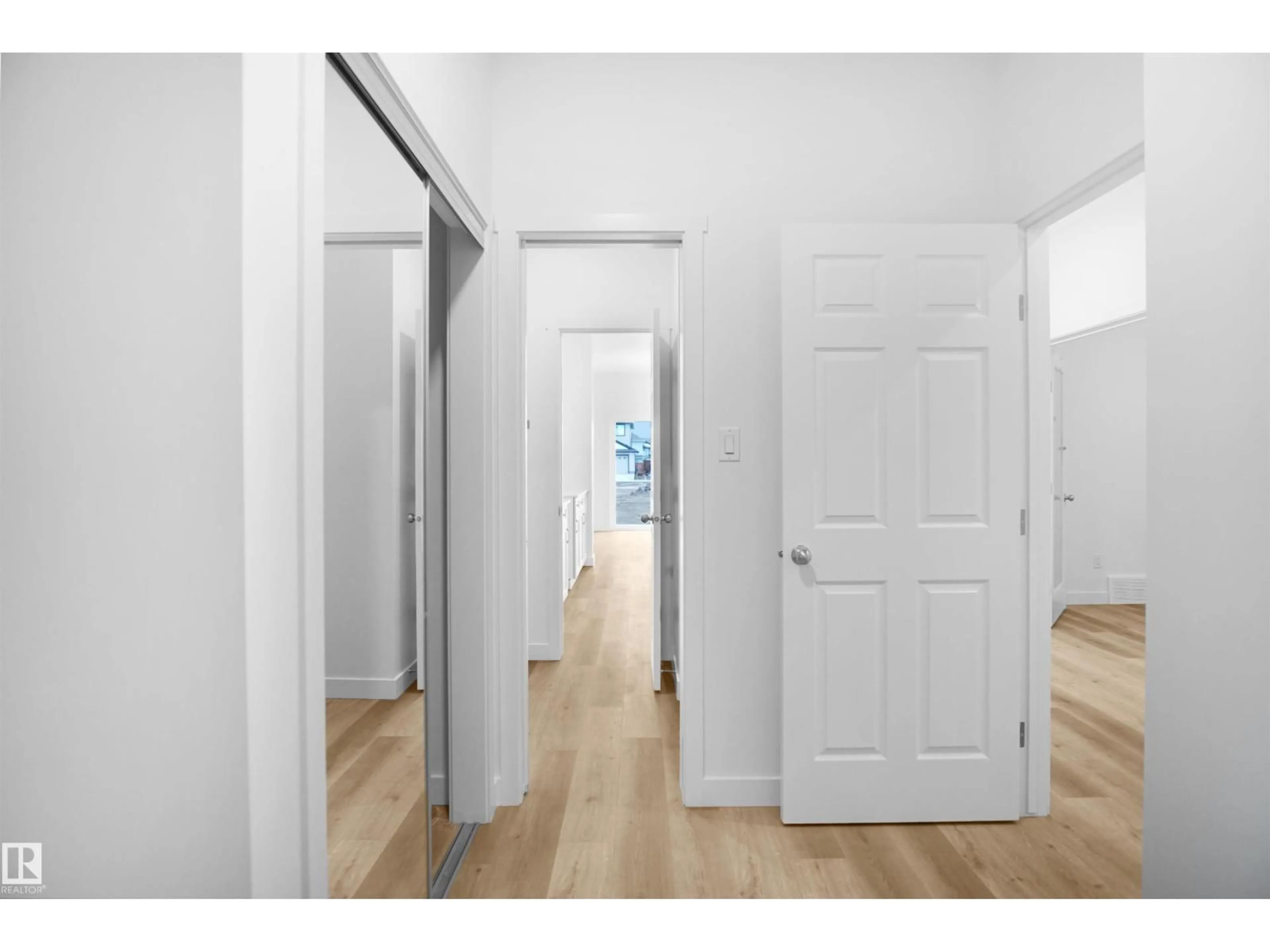 Indoor entryway for 4 ELLIS LI, Spruce Grove Alberta T7X0Z3