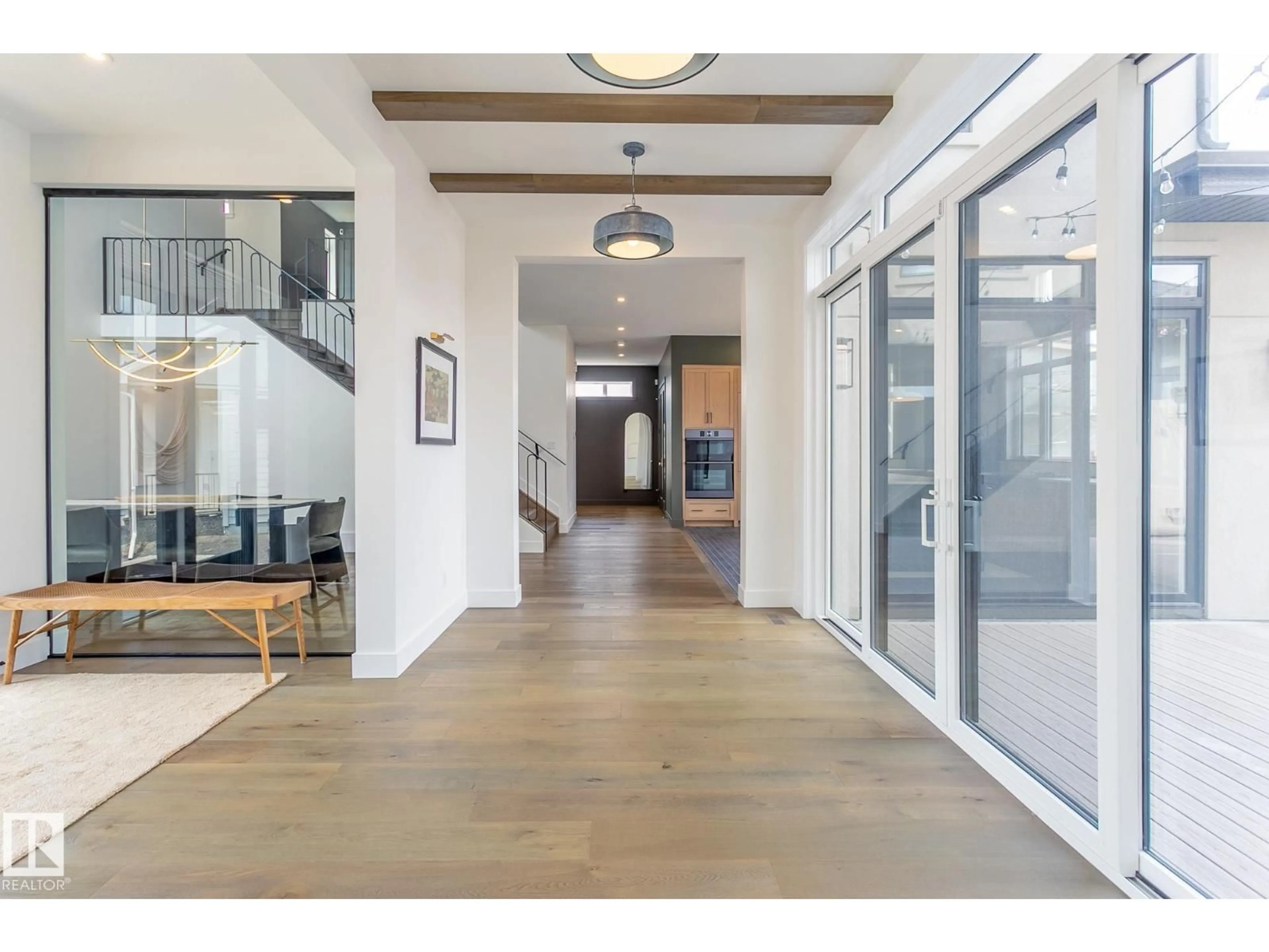 Indoor foyer for 152 HAYS RIDGE BV, Edmonton Alberta T6W4Y1