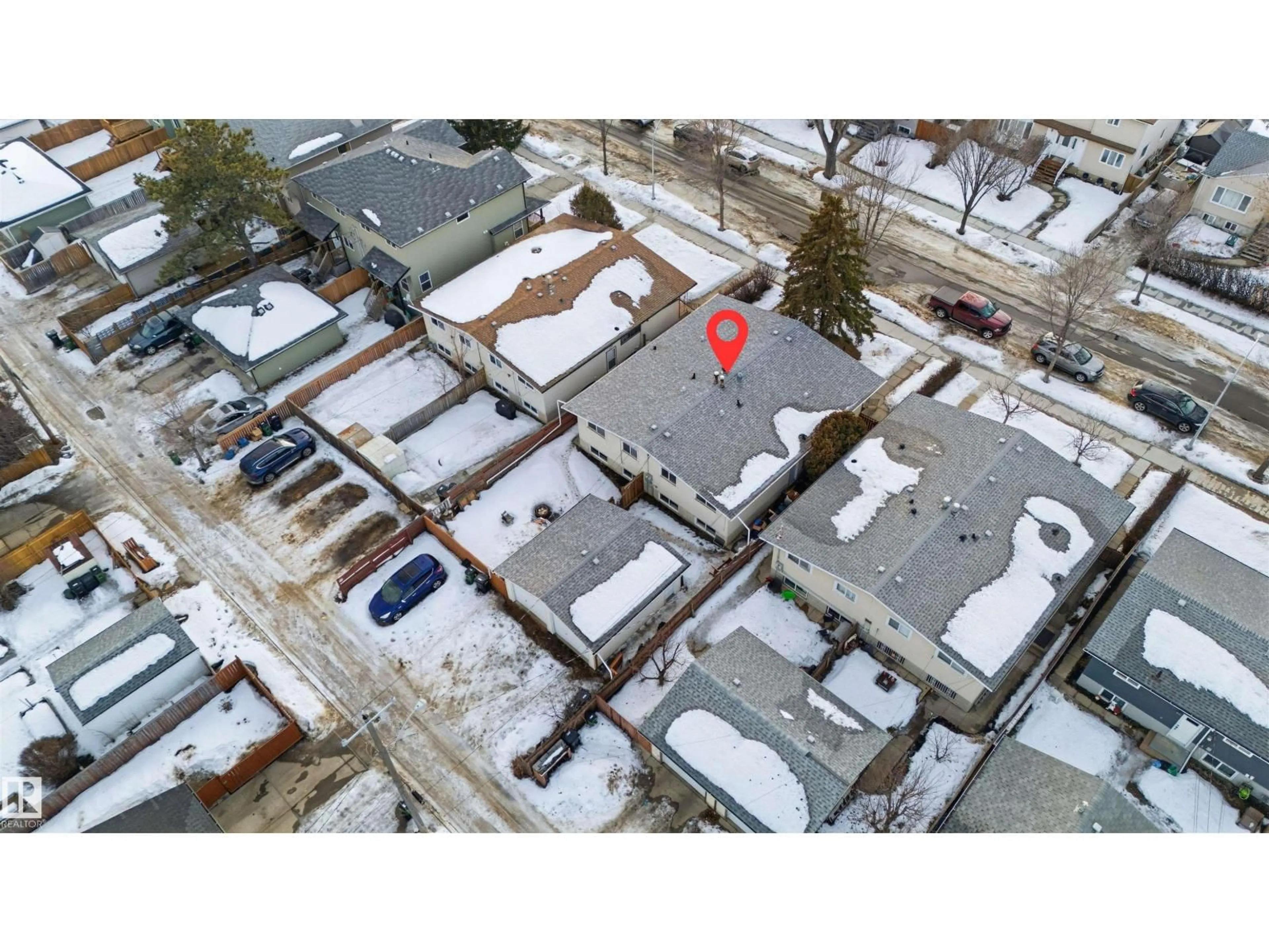 A pic from outside/outdoor area/front of a property/back of a property/a pic from drone, street for 12931/33 123 ST, Edmonton Alberta T5L0J6