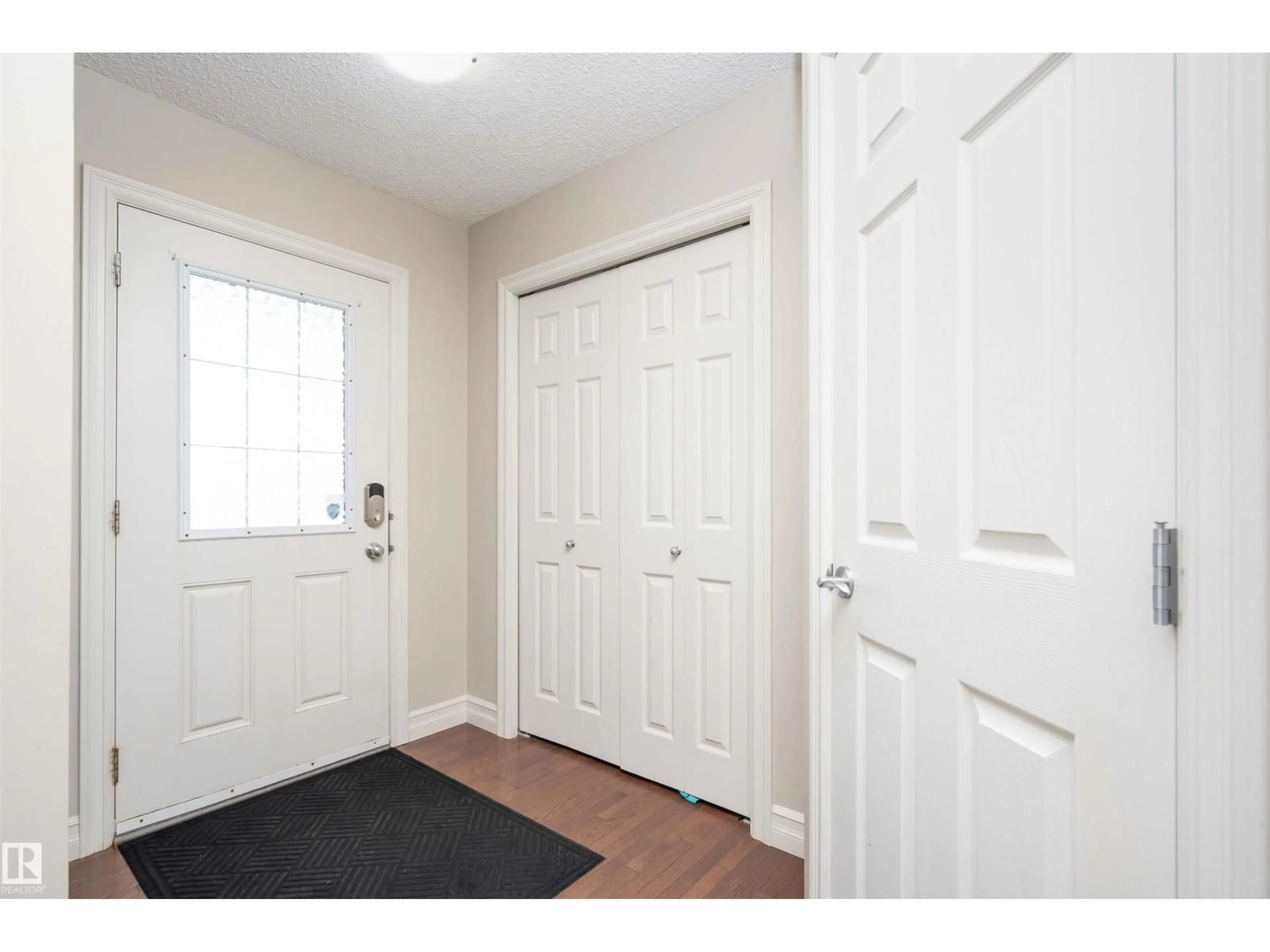 Indoor entryway for #13 - 5317 3 AVENUE SW, Edmonton Alberta T6X0W7