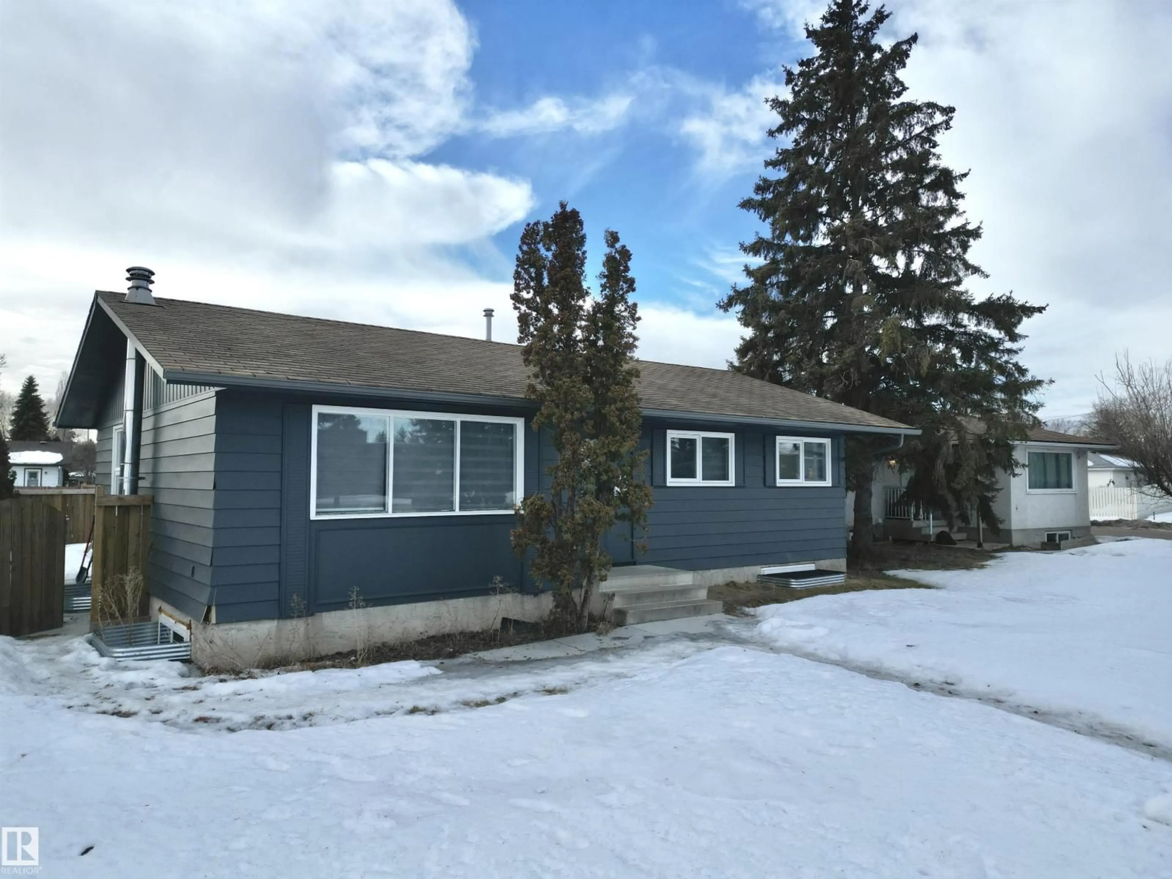 Unknown for NW - 936 KNOTTWOOD RD S, Edmonton Alberta T6K3C2