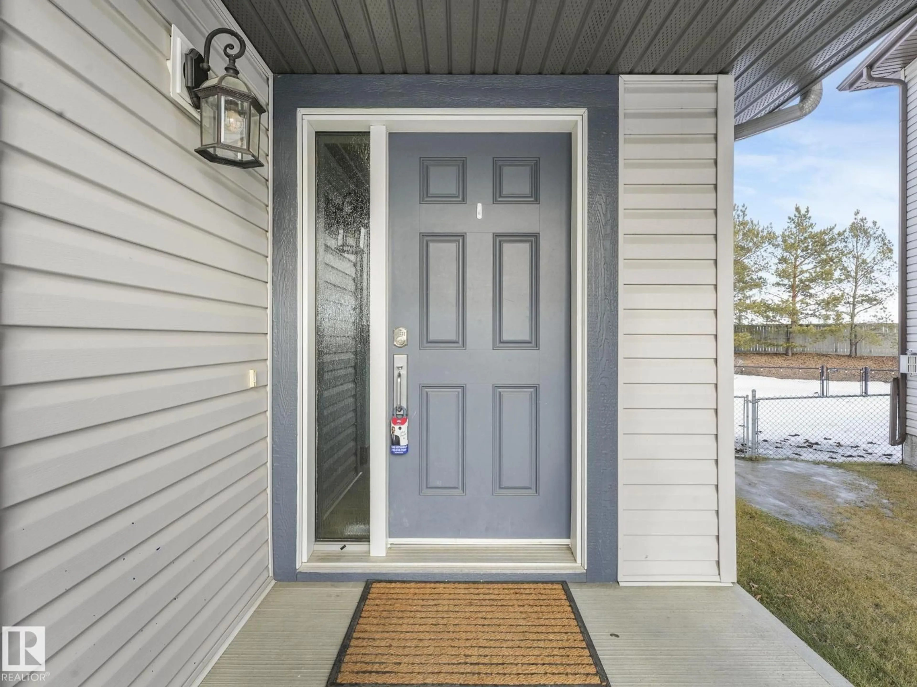 Indoor entryway for 60 BECKER CR, Fort Saskatchewan Alberta T8L0C1