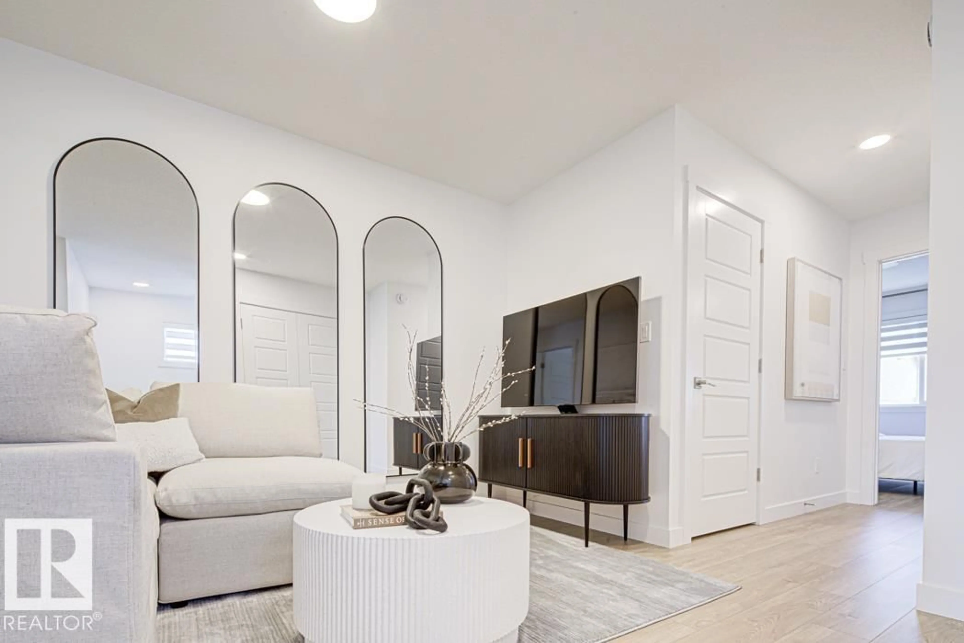 Unknown for 20707 43 AV, Edmonton Alberta T6M3E3