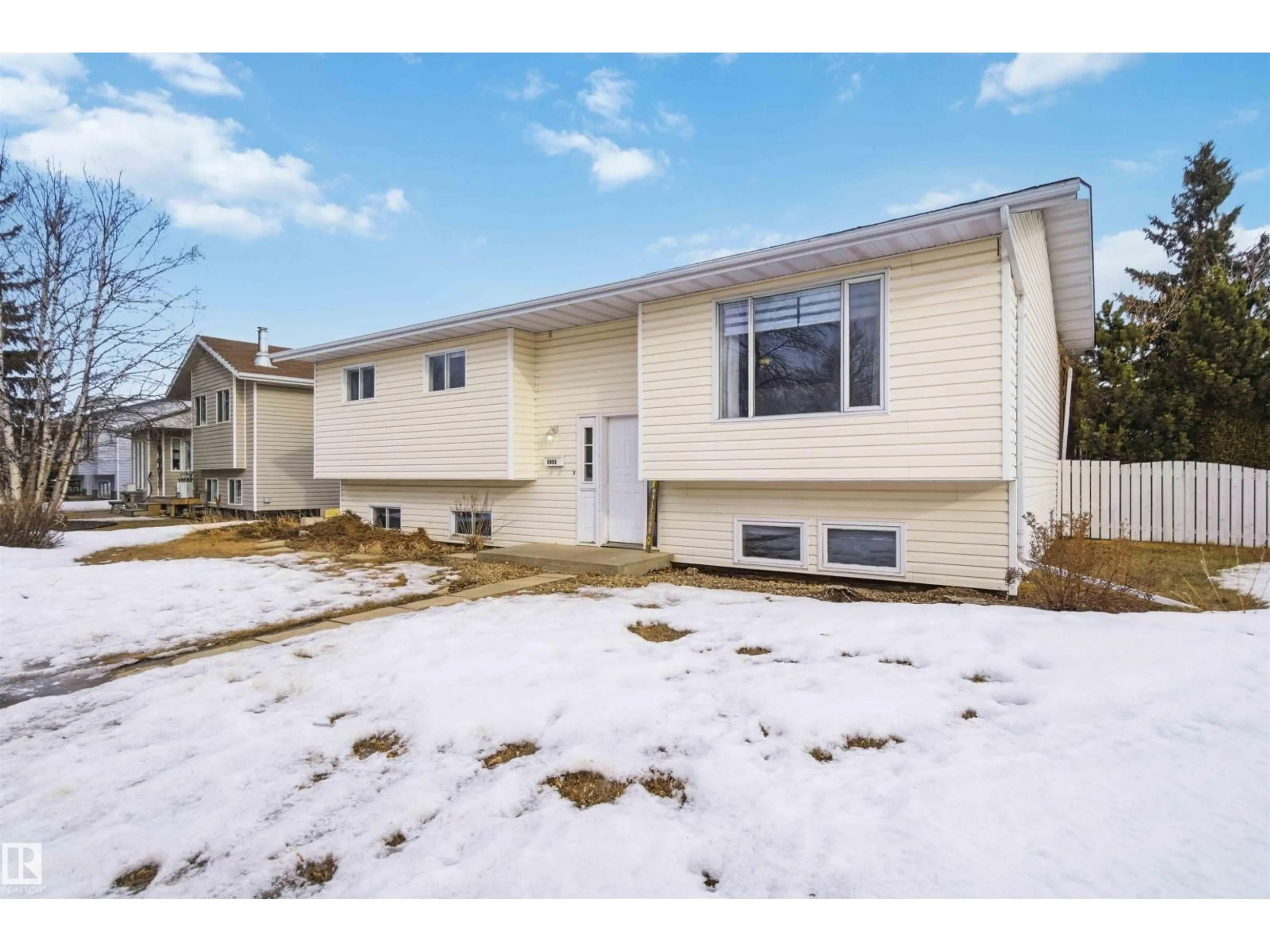 Home with vinyl exterior material, street for 6008 54 AV, Camrose Alberta T4V4G6