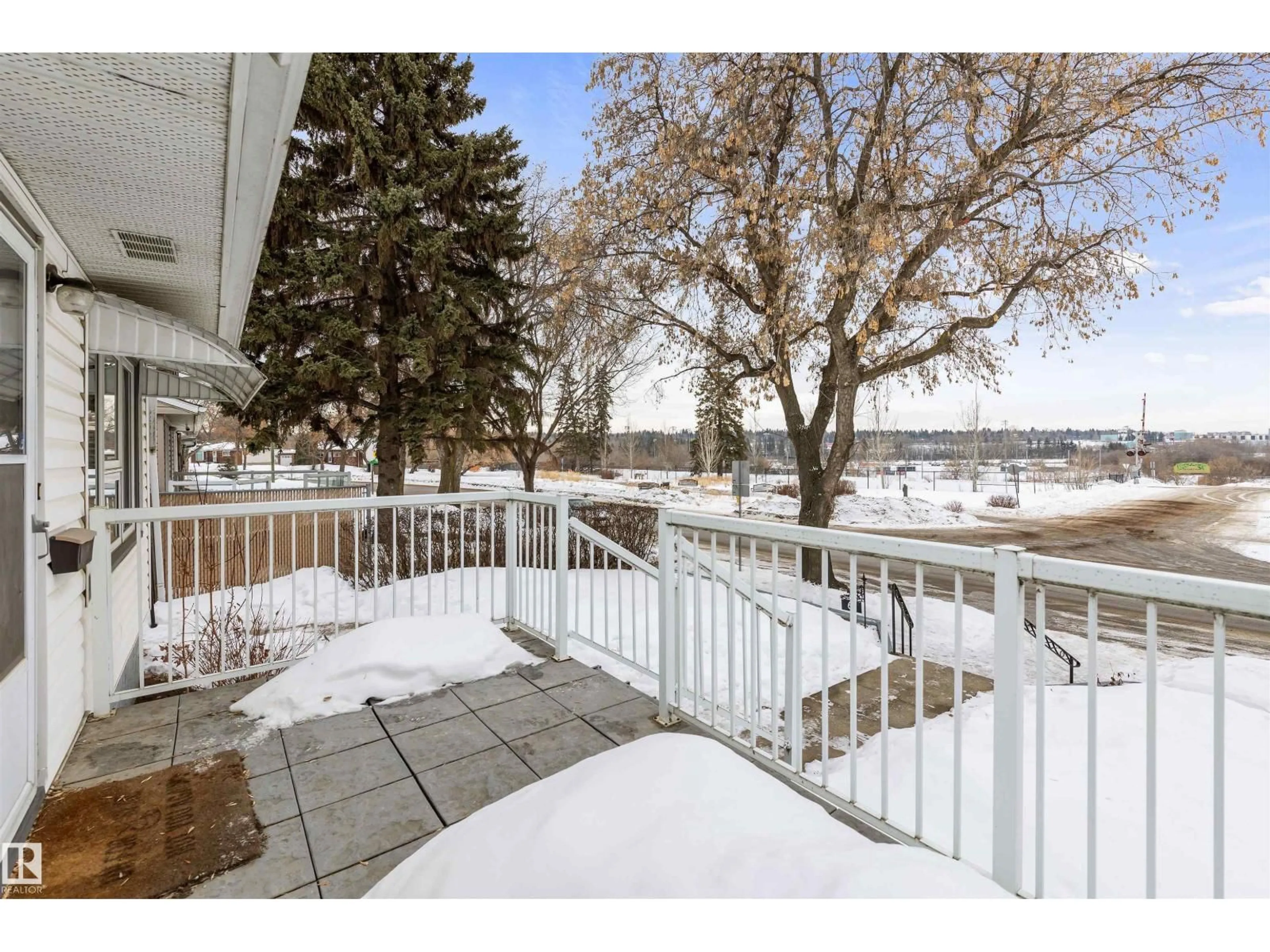 Patio, water/lake/river/ocean view for 65 MISSION AV, St. Albert Alberta T8N1H9